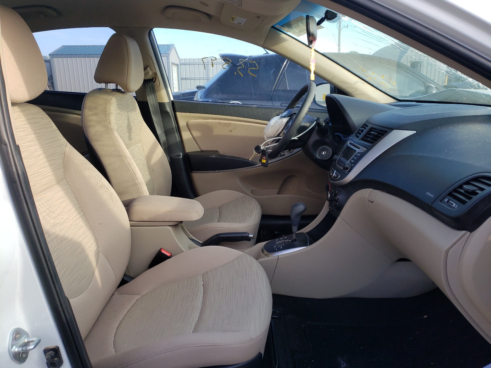 Photo 5 from auction – 2017 HYUNDAI ACCENT SE with VIN KMHCT4AE9HU379683