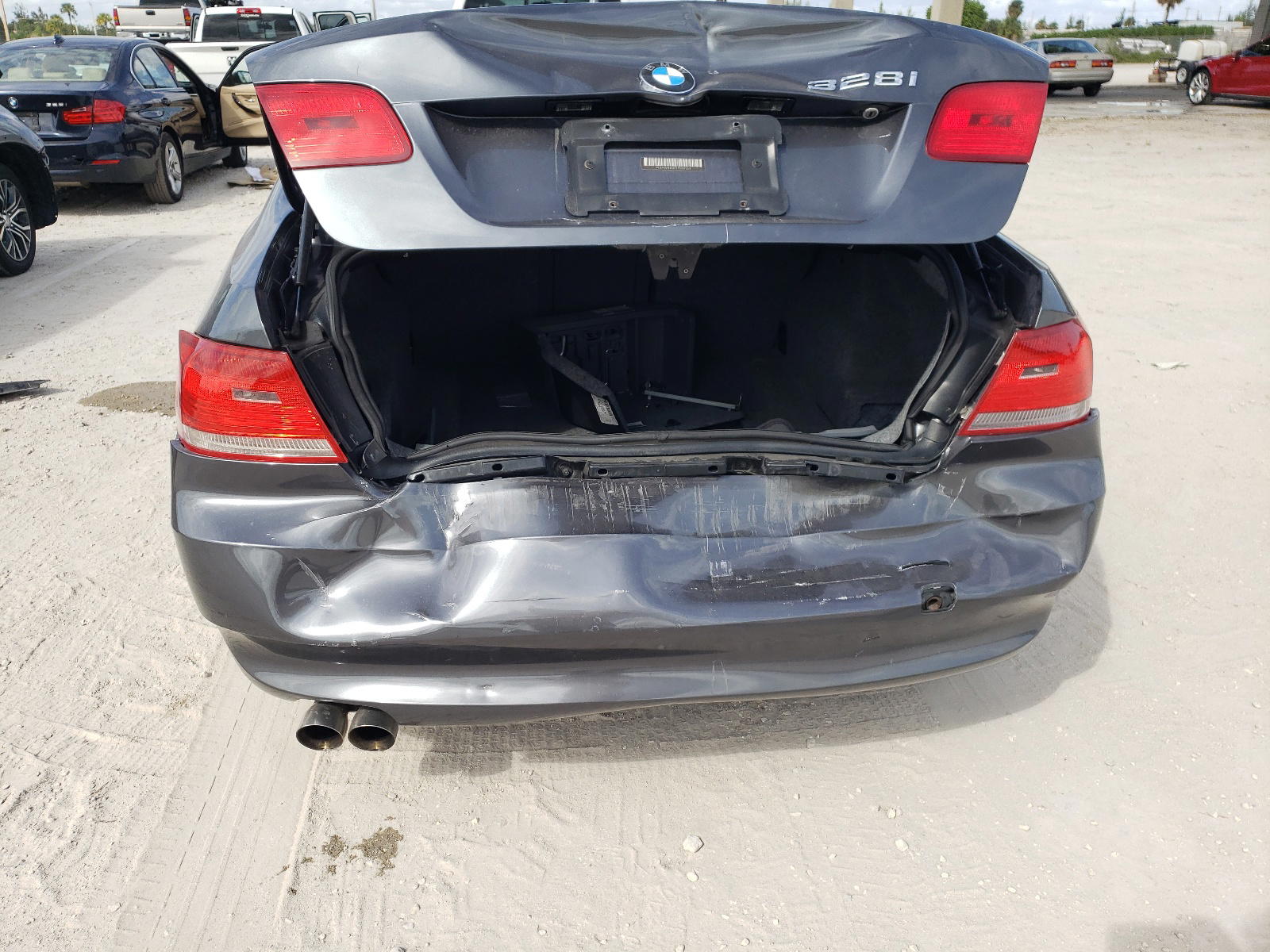 Photo 9 from auction – 2007 BMW 328 I with VIN WBAWB33517PU87253