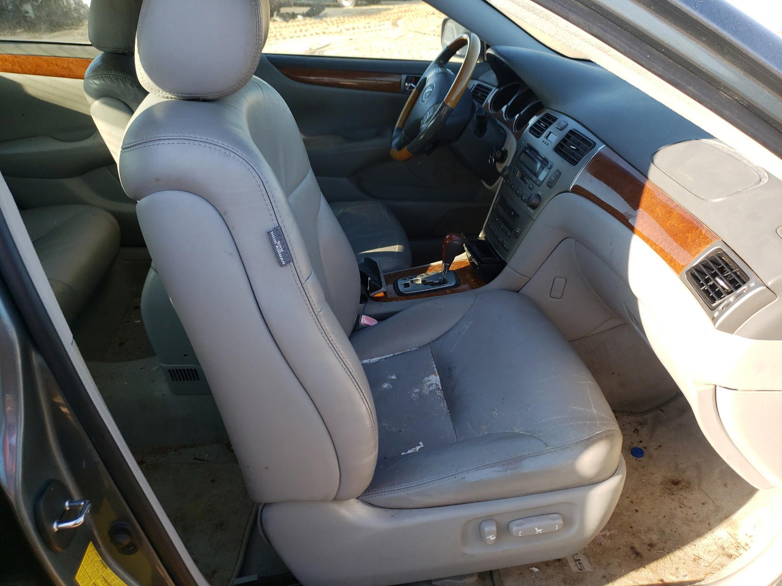 Photo 5 from auction – 2006 LEXUS ES 330 with VIN JTHBA30GX65155105