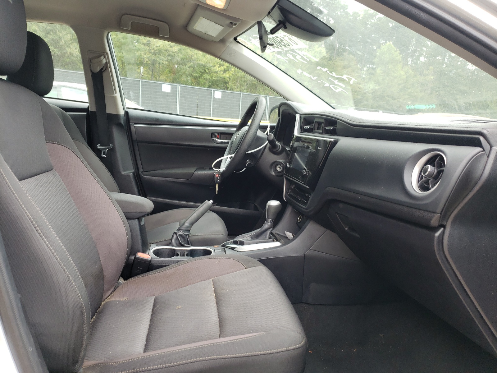 Photo 5 from auction – 2017 TOYOTA COROLLA L with VIN 2T1BURHE3HC821161