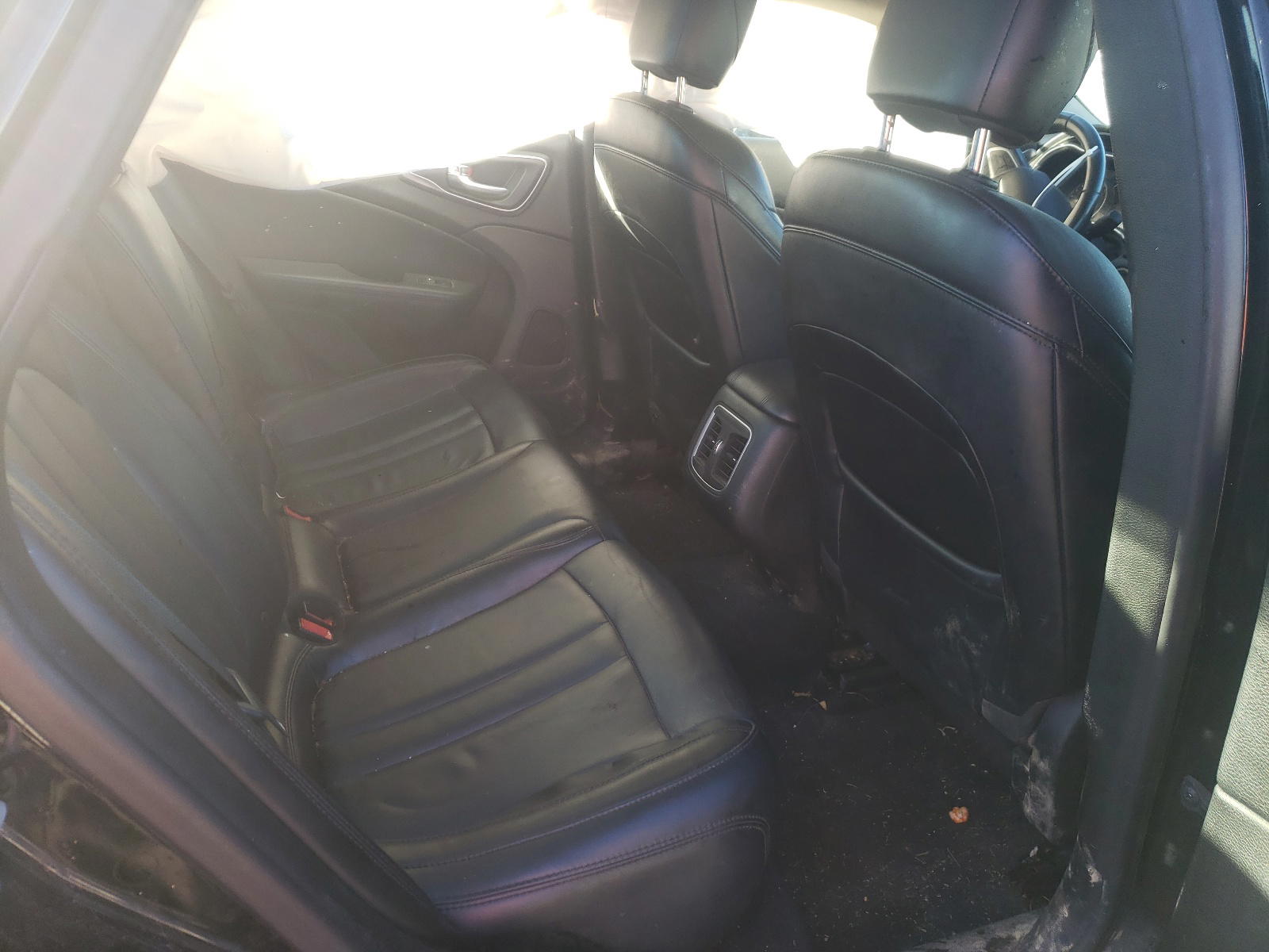 Photo 6 from auction – 2015 CHRYSLER 200 C with VIN 1C3CCCCG2FN565252