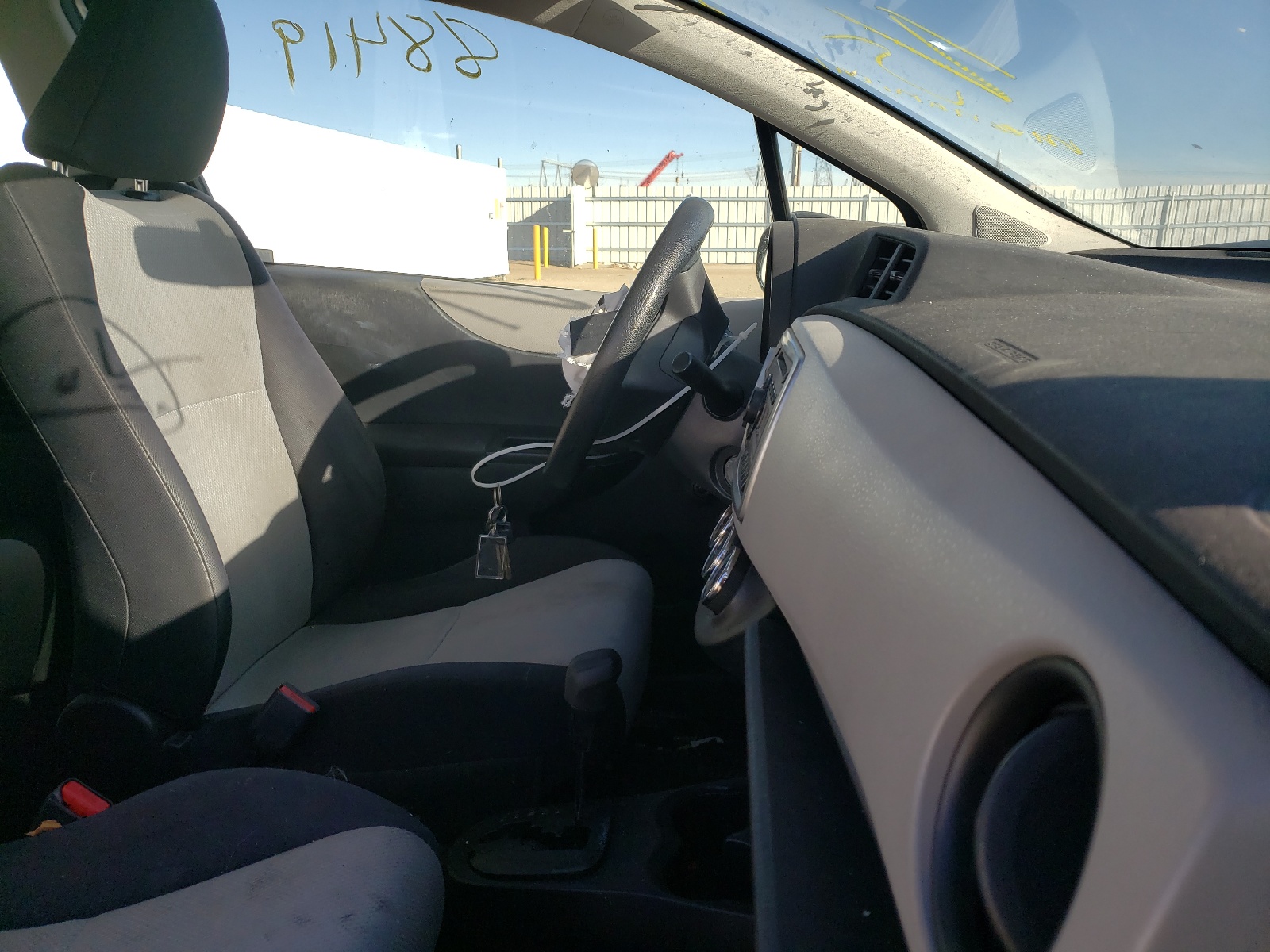 Photo 19 from auction – 2014 TOYOTA YARIS with VIN JTDJTUD31ED578308