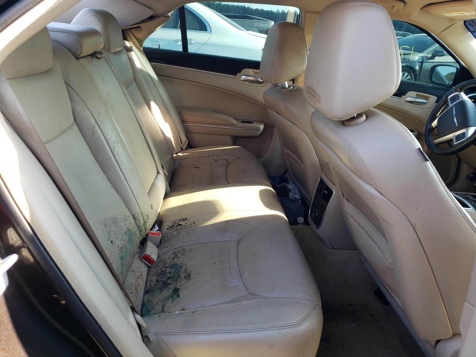 Photo 6 from auction – 2012 CHRYSLER 300 LIMITE with VIN 2C3CCACG2CH307872