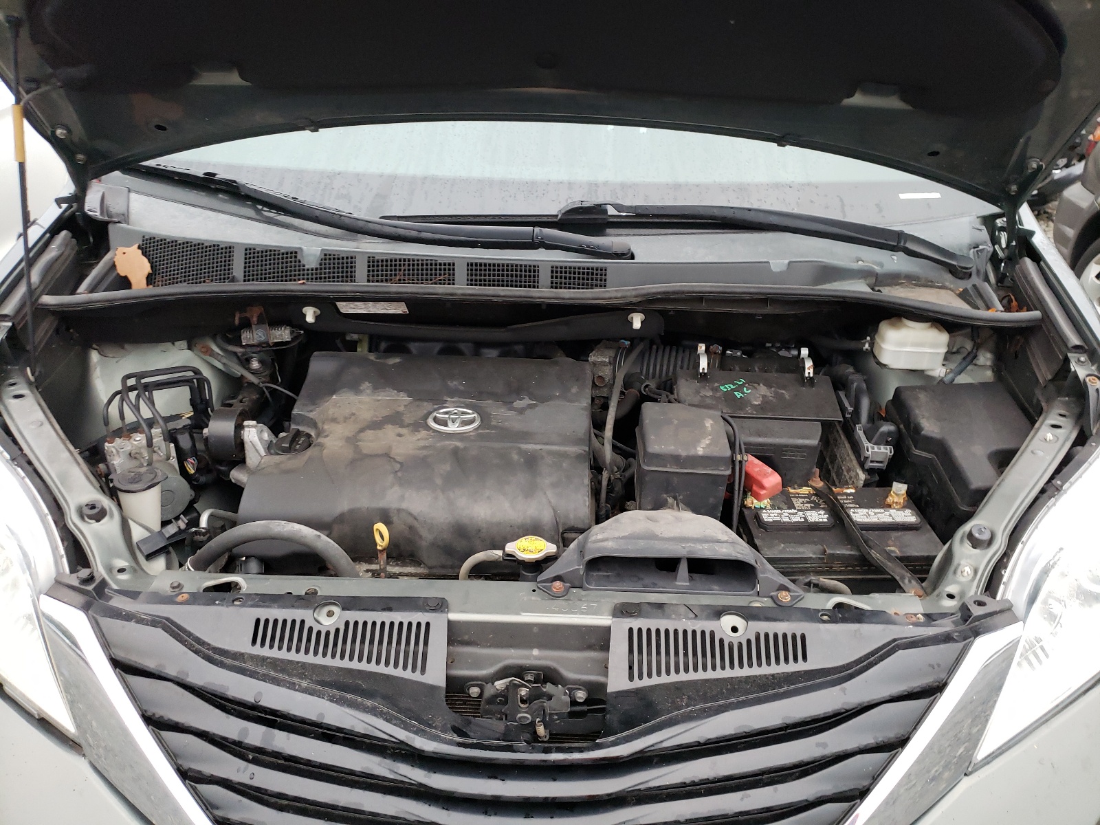 Photo 7 from auction – 2014 TOYOTA SIENNA LE with VIN 5TDKK3DC0ES422072