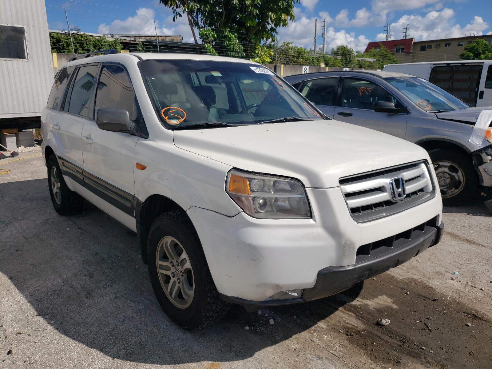 HONDA PILOT EX 2006 with VIN 5FNYF28596B035014 - Photo from auction