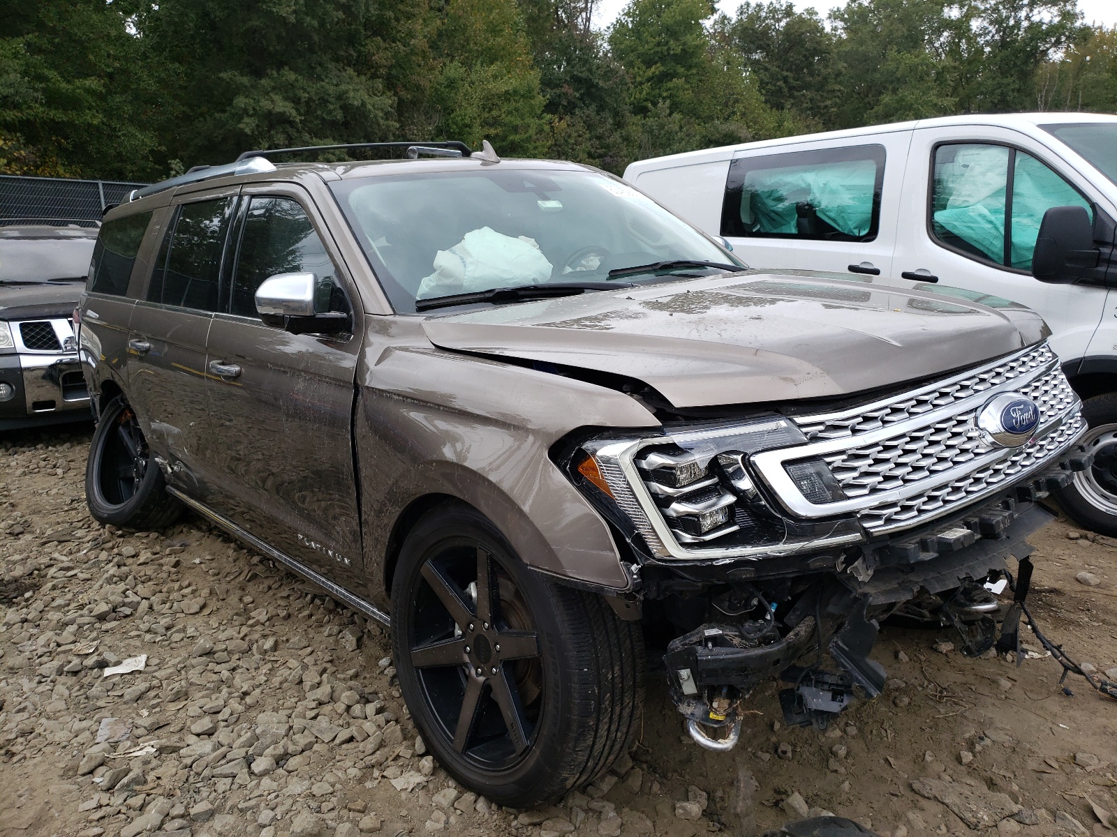 FORD EXPEDITION 2018 with VIN 1FMJK1MTXJEA32902 - Photo from auction