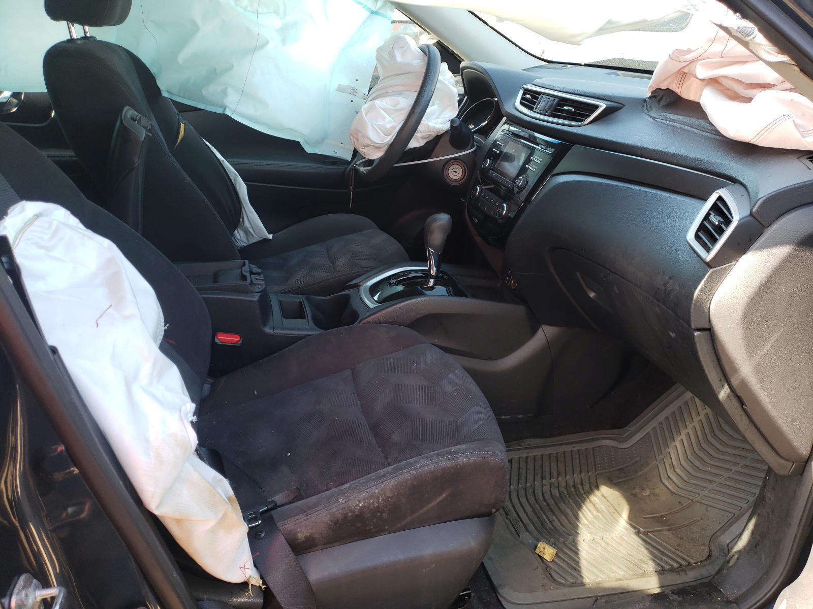 Photo 5 from auction – 2015 NISSAN ROGUE S with VIN KNMAT2MV6FP516635