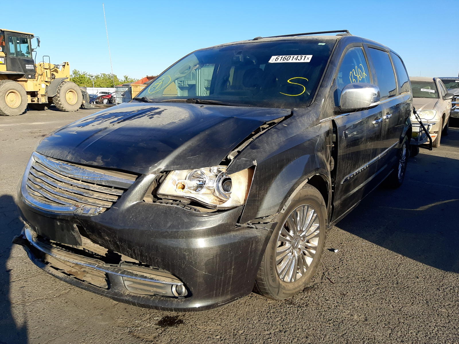 Photo 2 from auction – 2011 CHRYSLER TOWN & COU with VIN 2A4RR6DG7BR659333