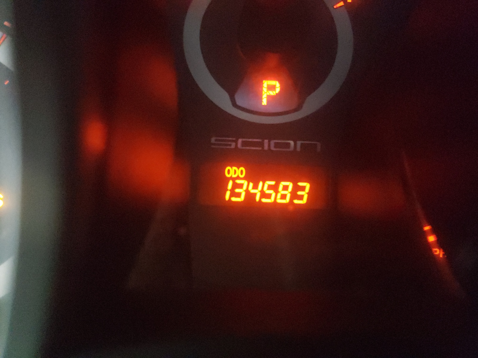 Zdjęcie 8 z aukcji – 2014 TOYOTA SCION TC z VIN JTKJF5C73E3085648