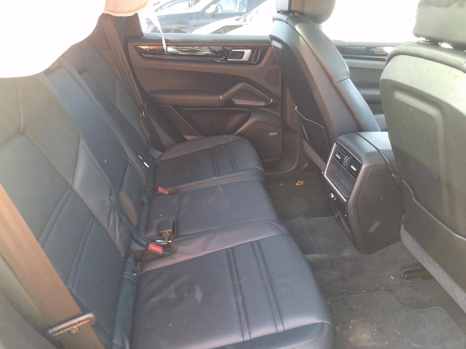 Photo 6 from auction – 2020 PORSCHE CAYENNE with VIN WP1AA2AY5LDA01643
