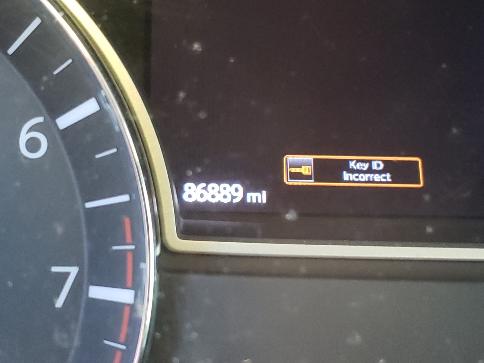 Photo 8 from auction – 2016 NISSAN PATHFINDER with VIN 5N1AR2MM2GC611056