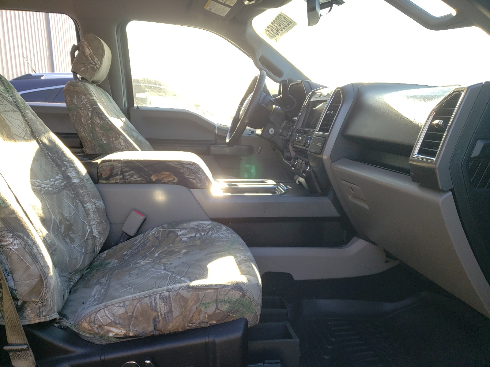 Photo 5 from auction – 2016 FORD F150 SUPER with VIN 1FTEW1EF1GKF76721