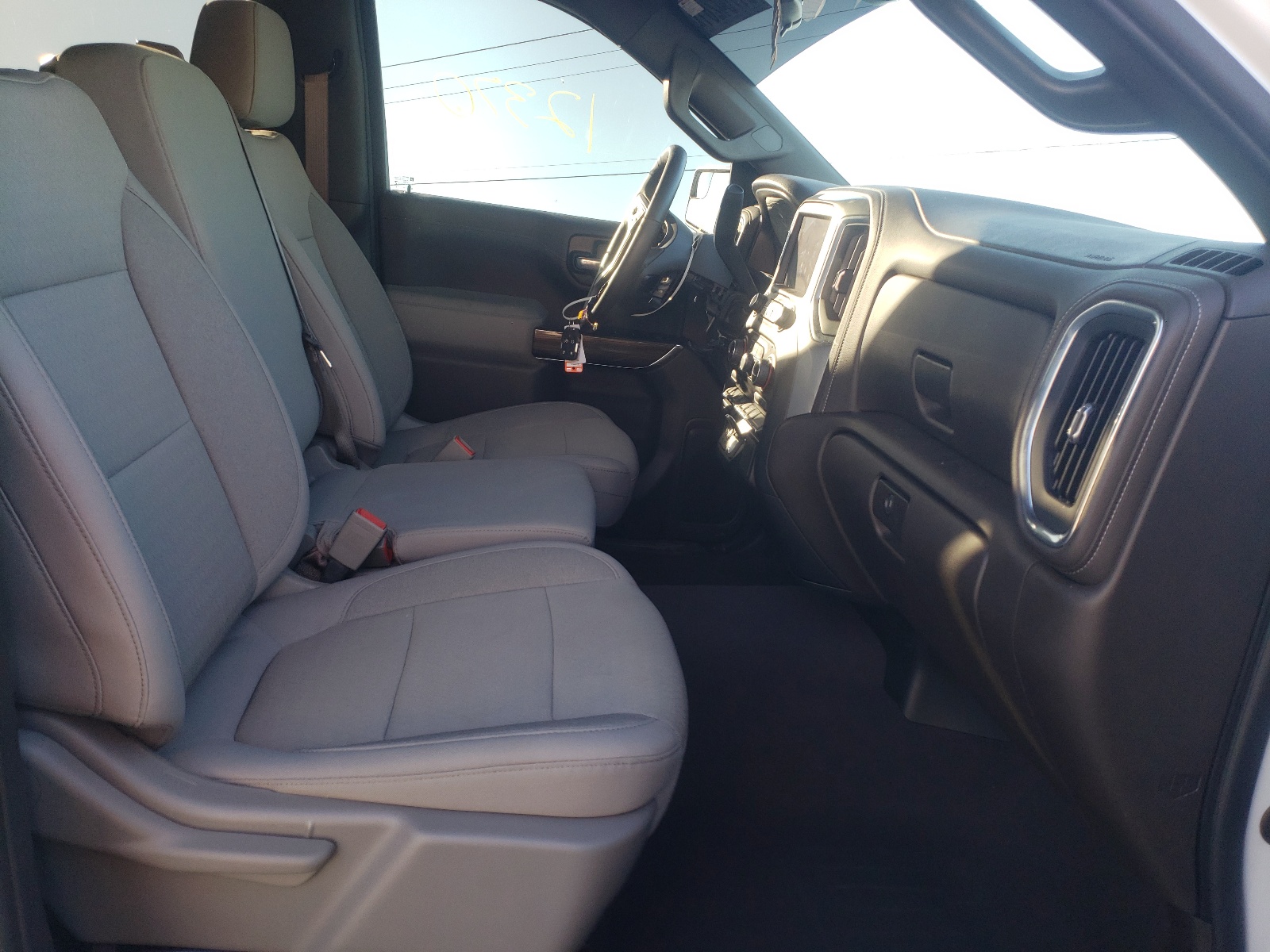 Photo 5 from auction – 2021 CHEVROLET SILVERADO with VIN 1GCUYDED3MZ330102