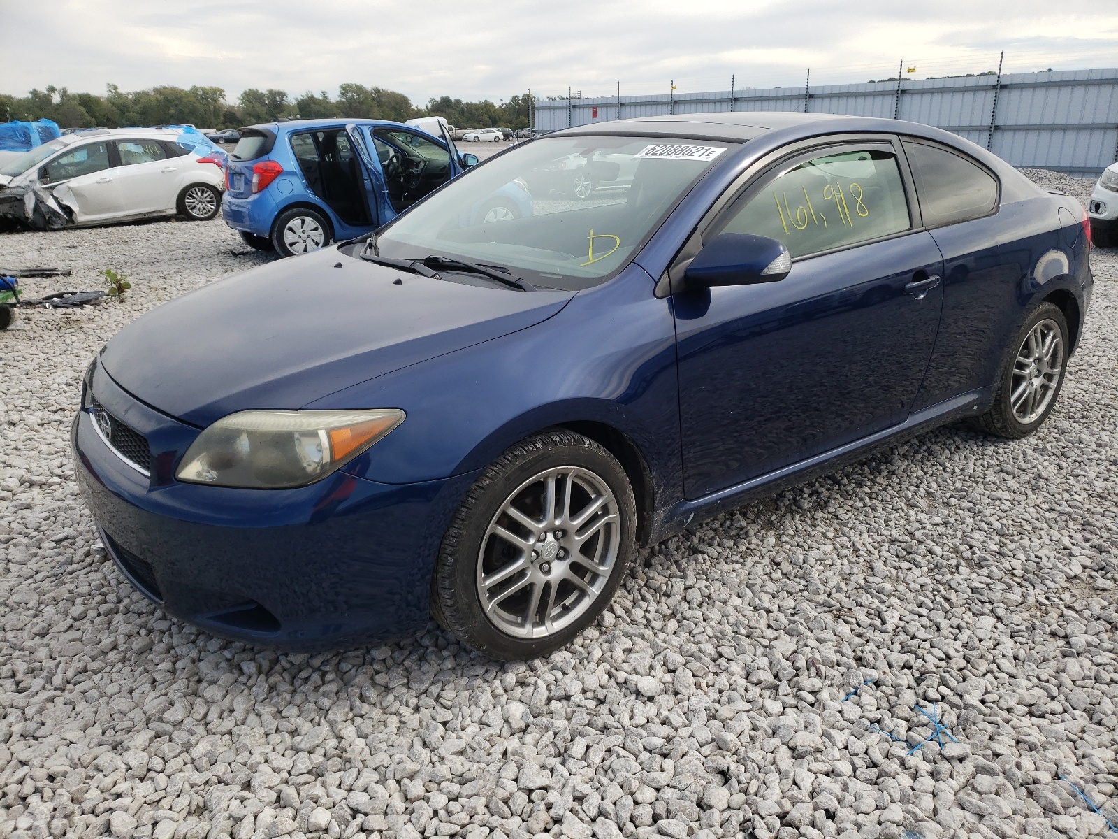 Photo 2 from auction – 2005 TOYOTA SCION TC with VIN JTKDE167850021952