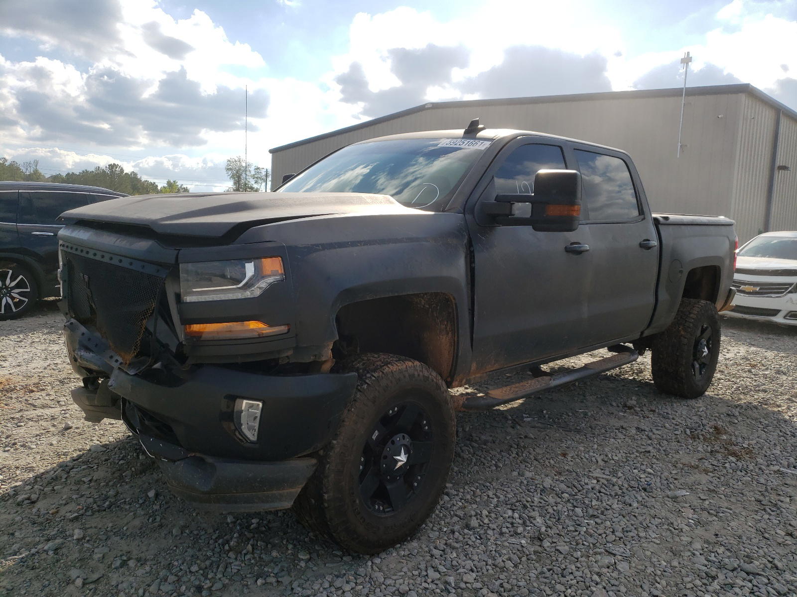 Photo 2 from auction – 2016 CHEVROLET SILVERADO with VIN 3GCUKREC3GG111540