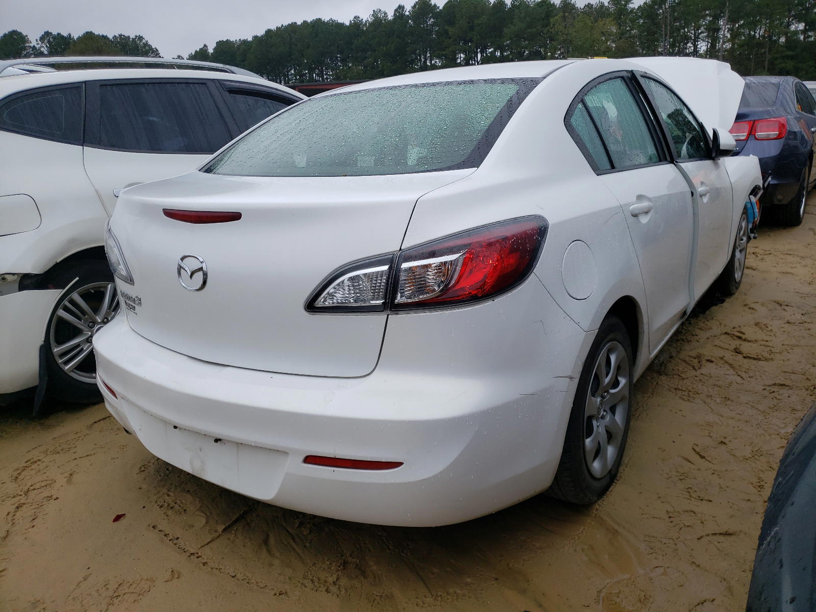 Photo 4 from auction – 2012 MAZDA 3 I with VIN JM1BL1UF1C1612078