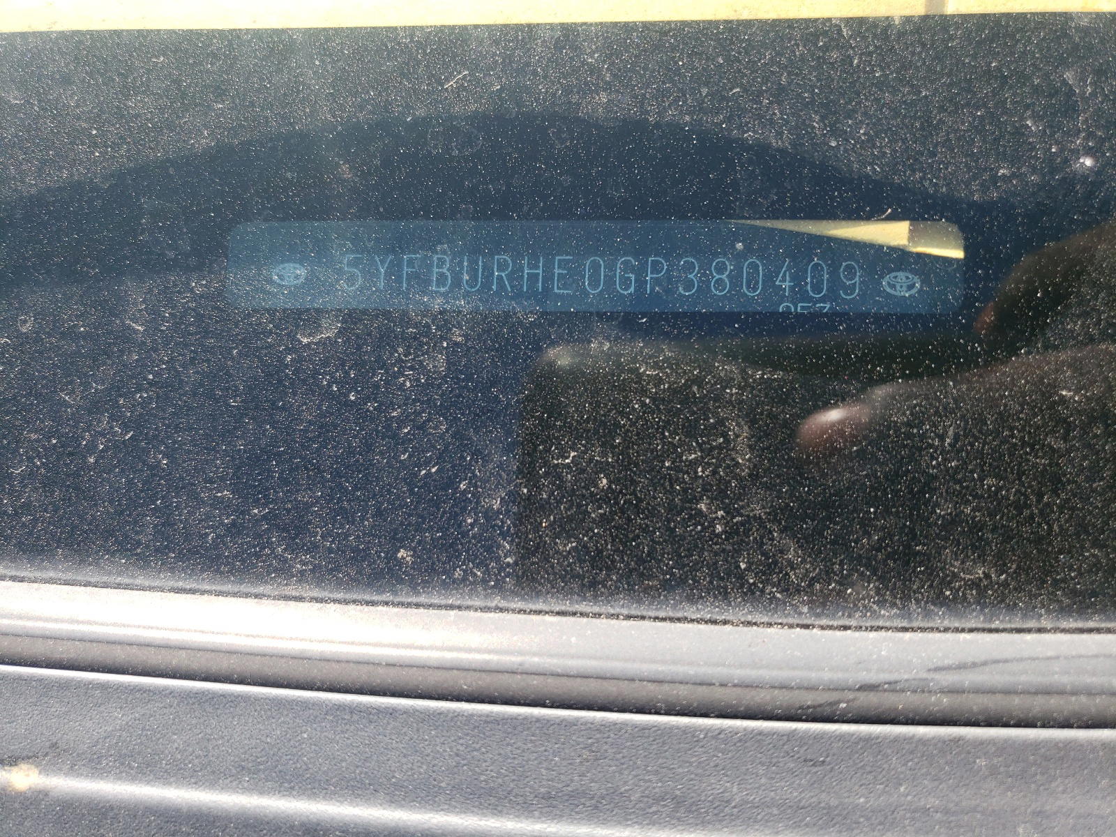 Photo 10 from auction – 2016 TOYOTA COROLLA L with VIN 5YFBURHE0GP380409