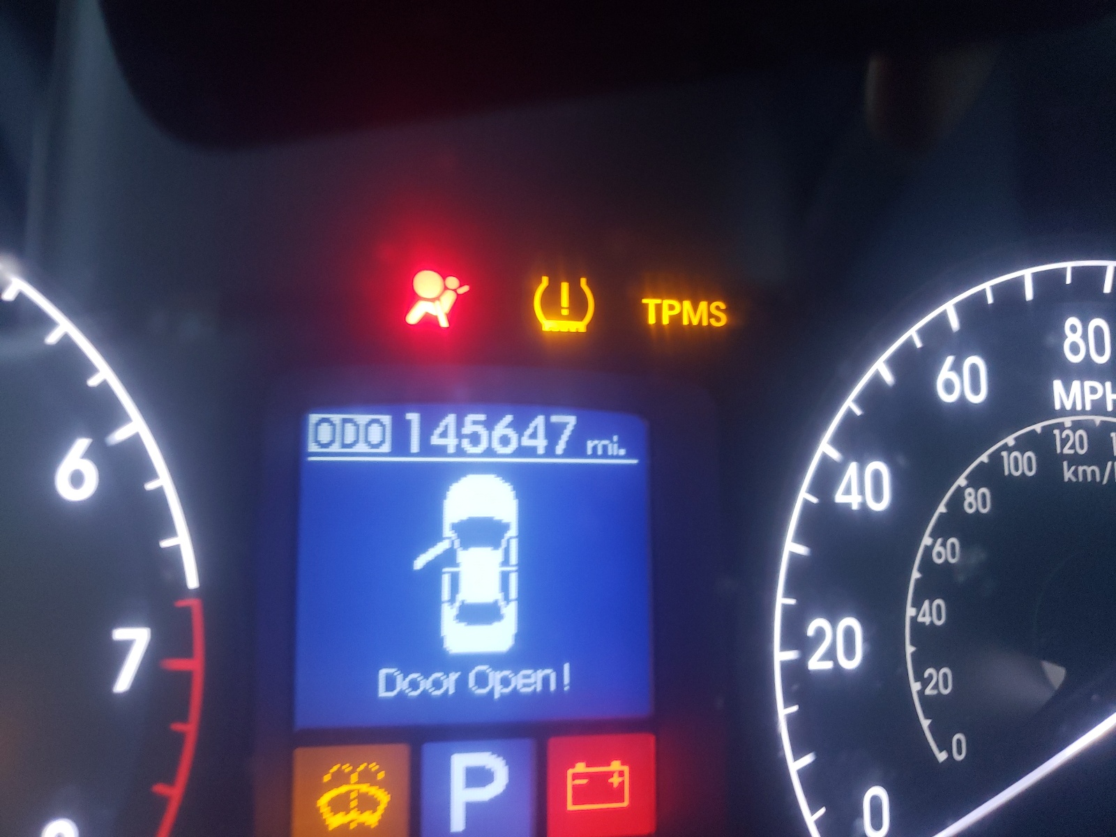 Photo 8 from auction – 2013 HYUNDAI GENESIS 3. with VIN KMHGC4DD8DU209376