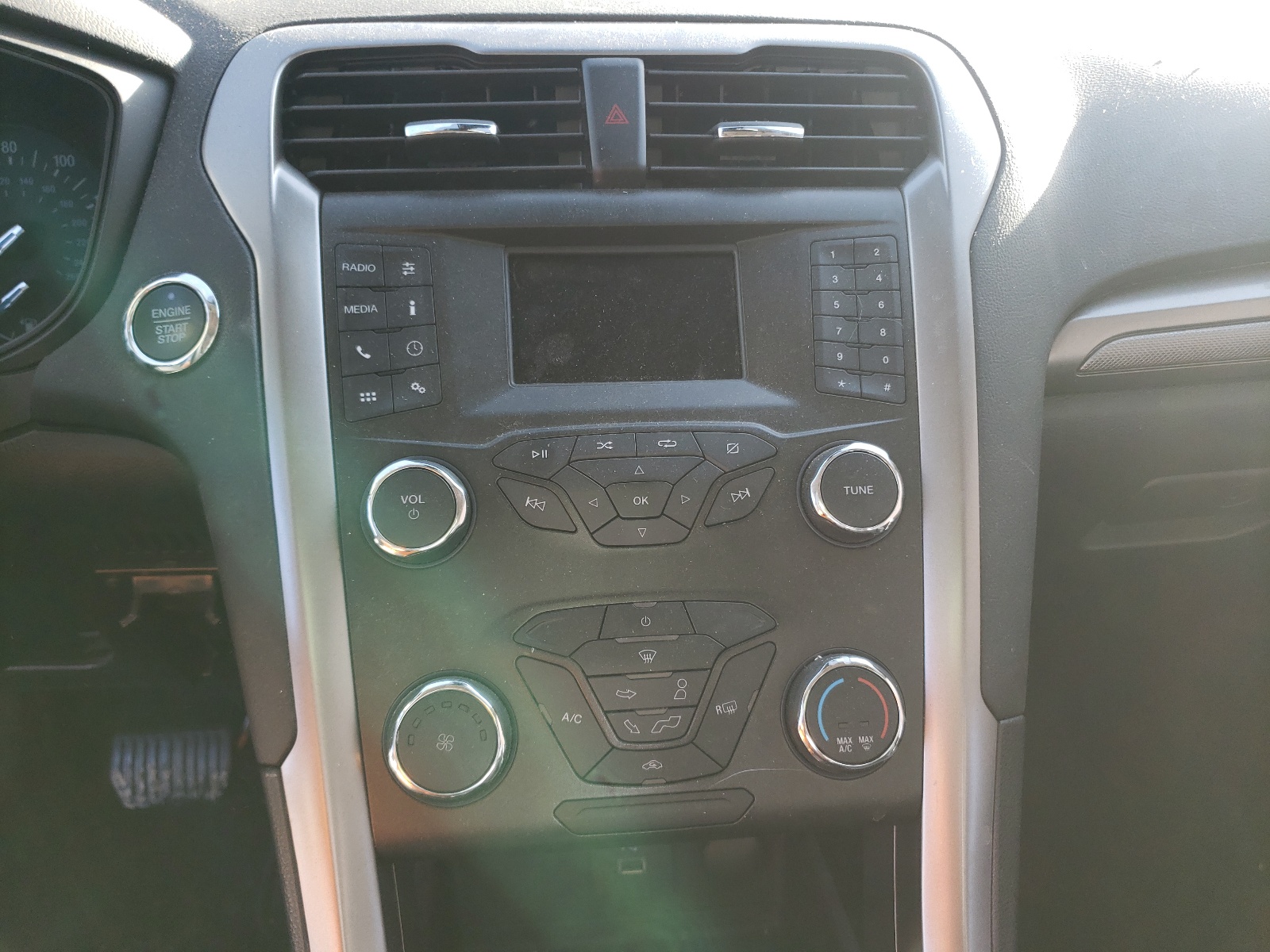 Photo 9 from auction – 2020 FORD FUSION S with VIN 3FA6P0G73LR169576