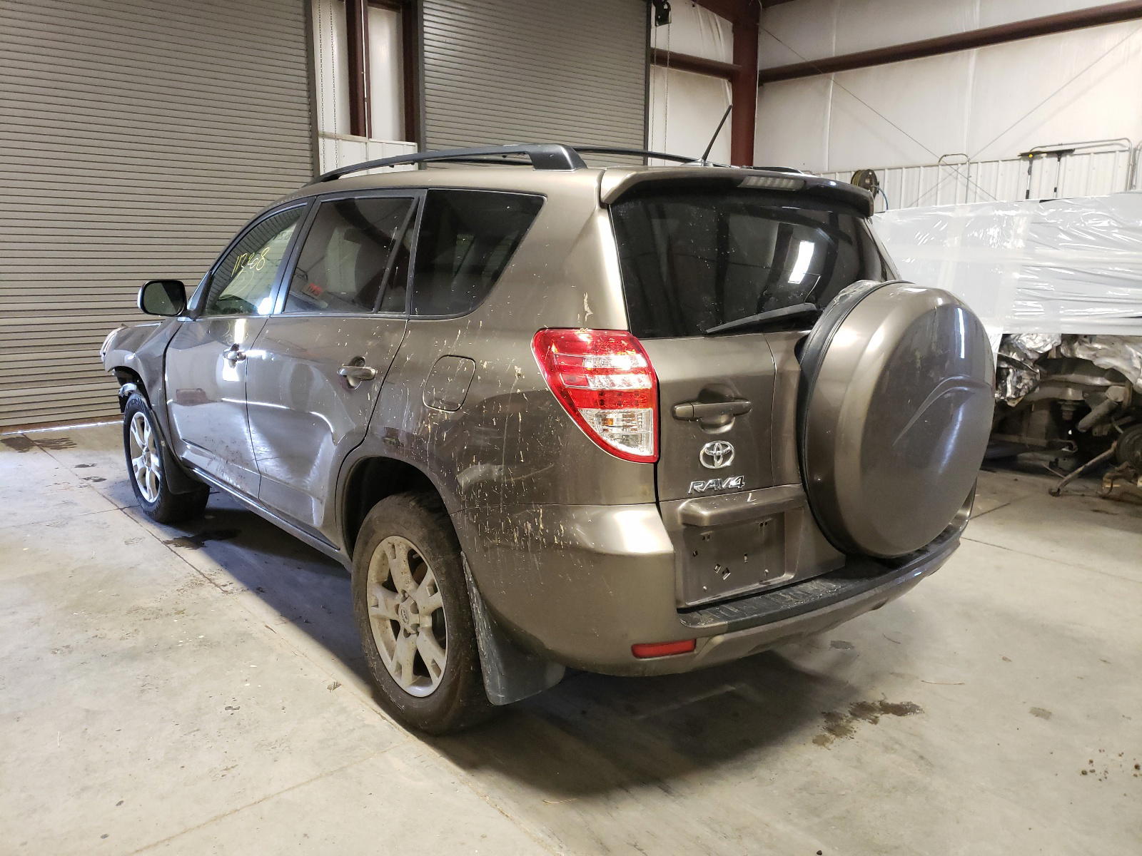 Photo 3 from auction – 2011 TOYOTA RAV4 with VIN 2T3BF4DV6BW088538