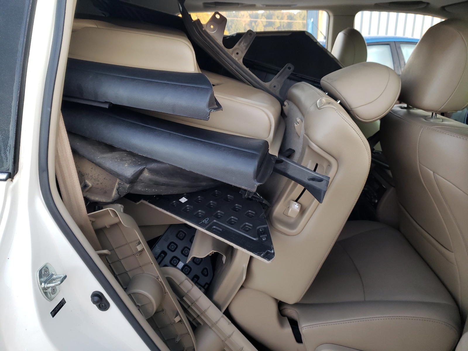 Photo 6 from auction – 2012 TOYOTA HIGHLANDER with VIN 5TDYK3EH2CS076141