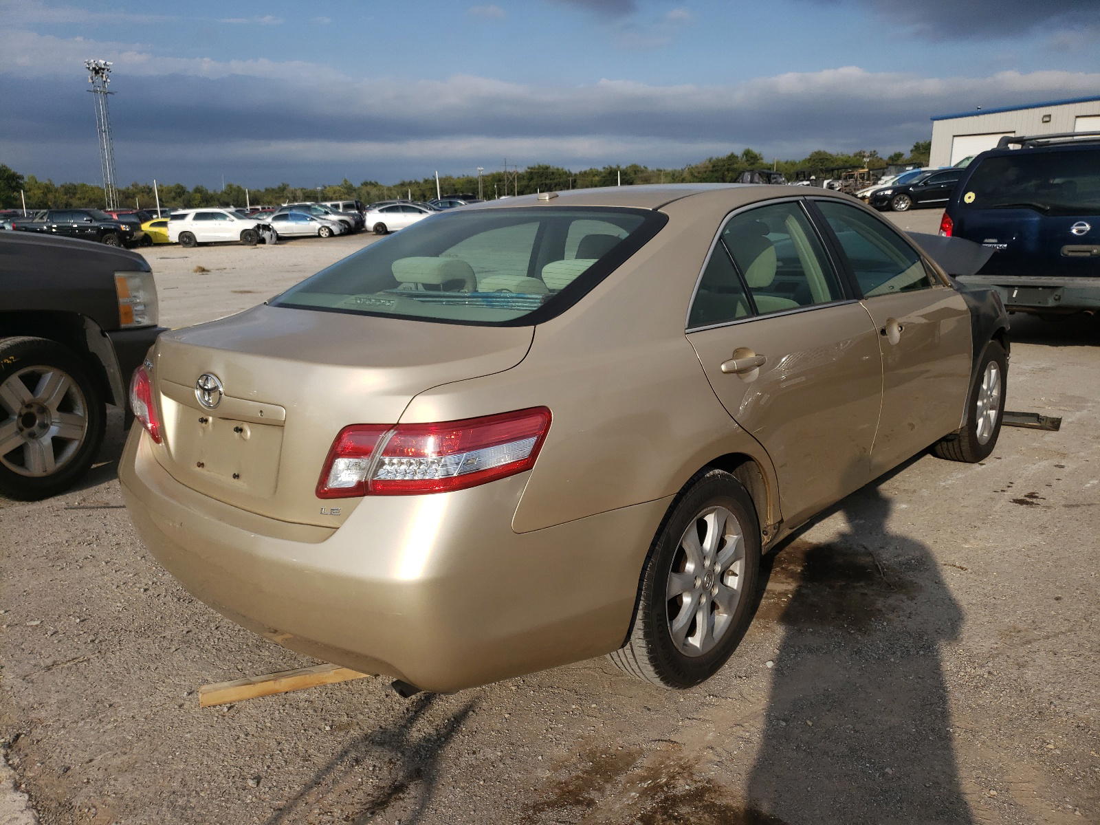 Photo 4 from auction – 2011 TOYOTA CAMRY BASE with VIN 4T1BF3EK8BU595366