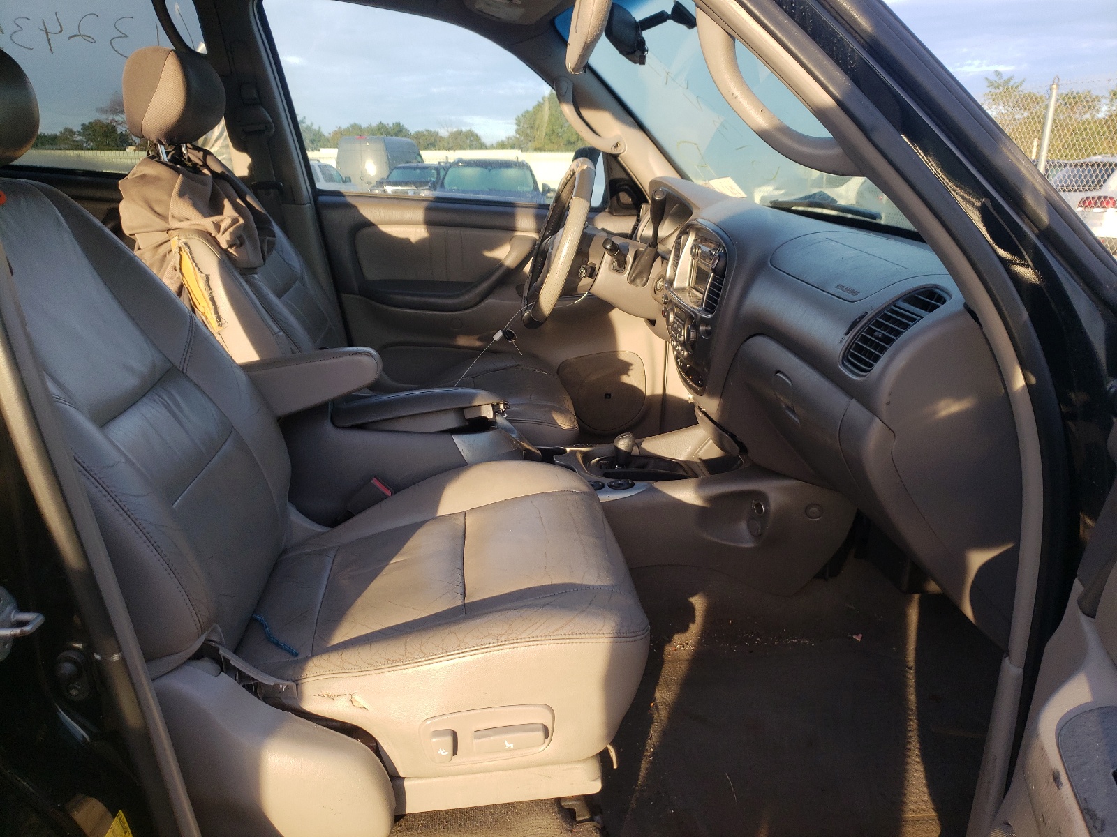 Zdjęcie 5 z aukcji – 2002 TOYOTA SEQUOIA LI z VIN 5TDBT48AX2S096739