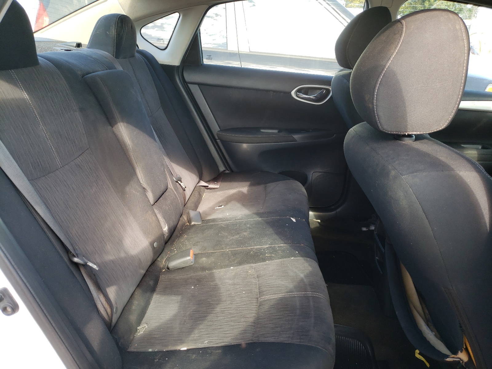 Photo 6 from auction – 2014 NISSAN SENTRA S with VIN 3N1AB7AP3EL644253