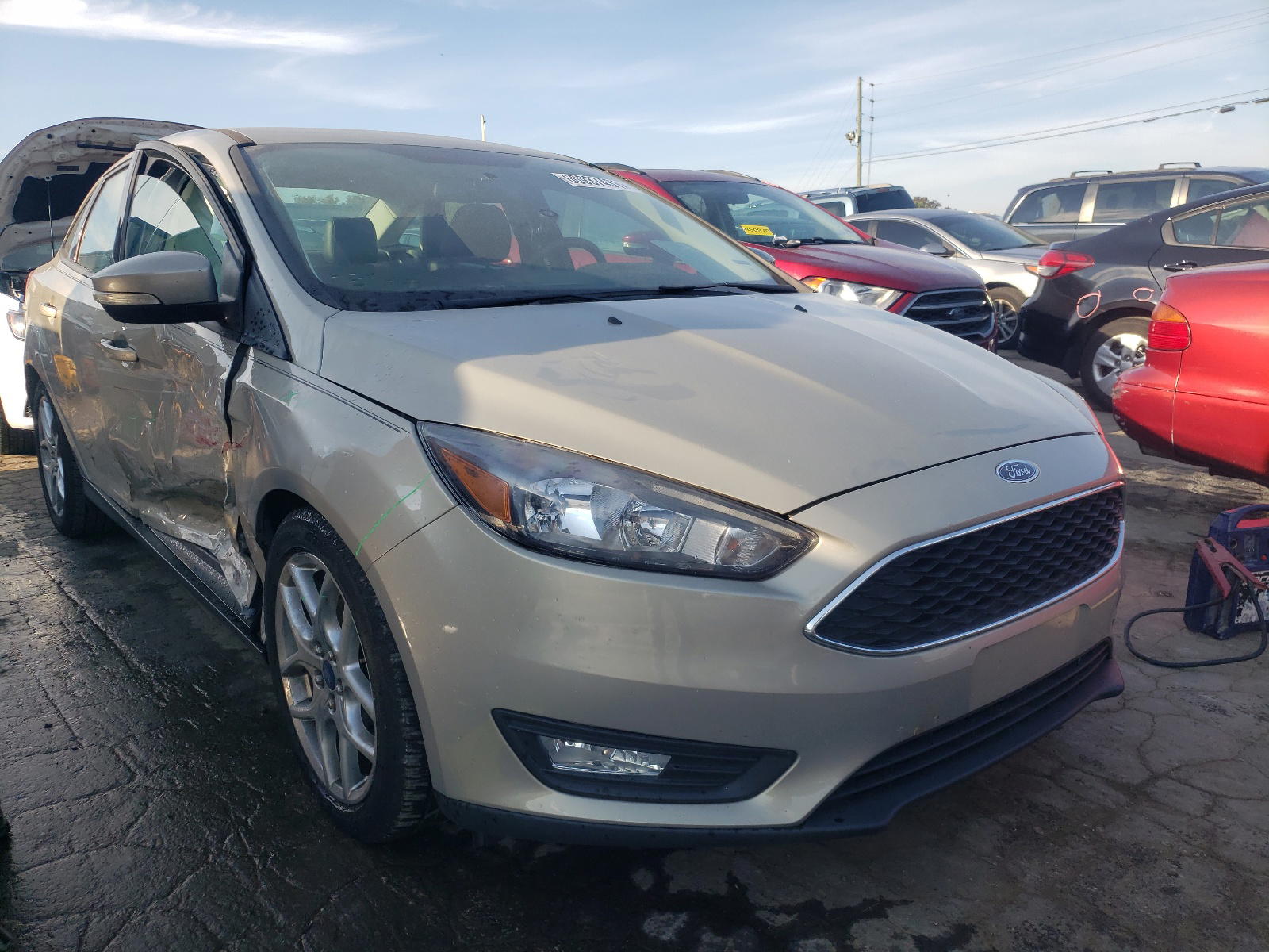 FORD FOCUS SE 2015 with VIN 1FADP3F22FL200236 - Photo from auction