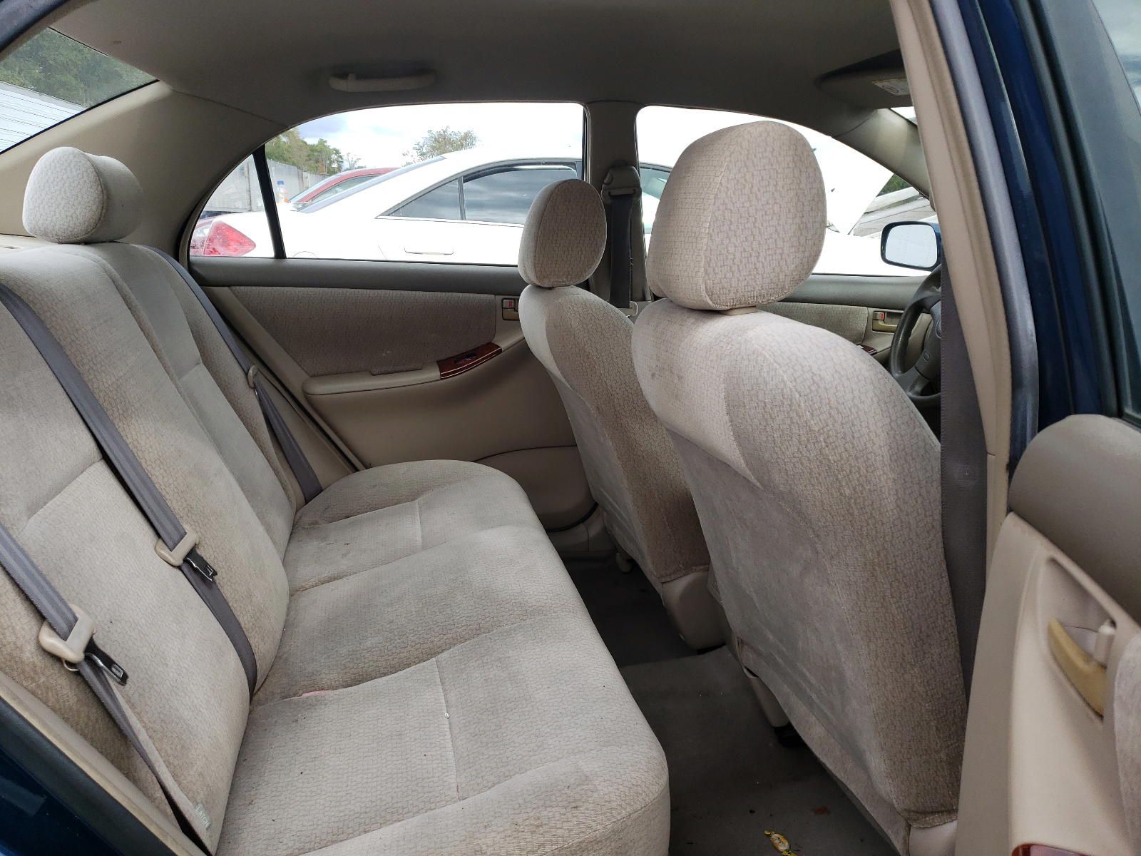 Photo 6 from auction – 2004 TOYOTA COROLLA with VIN JTDBR32E242039417