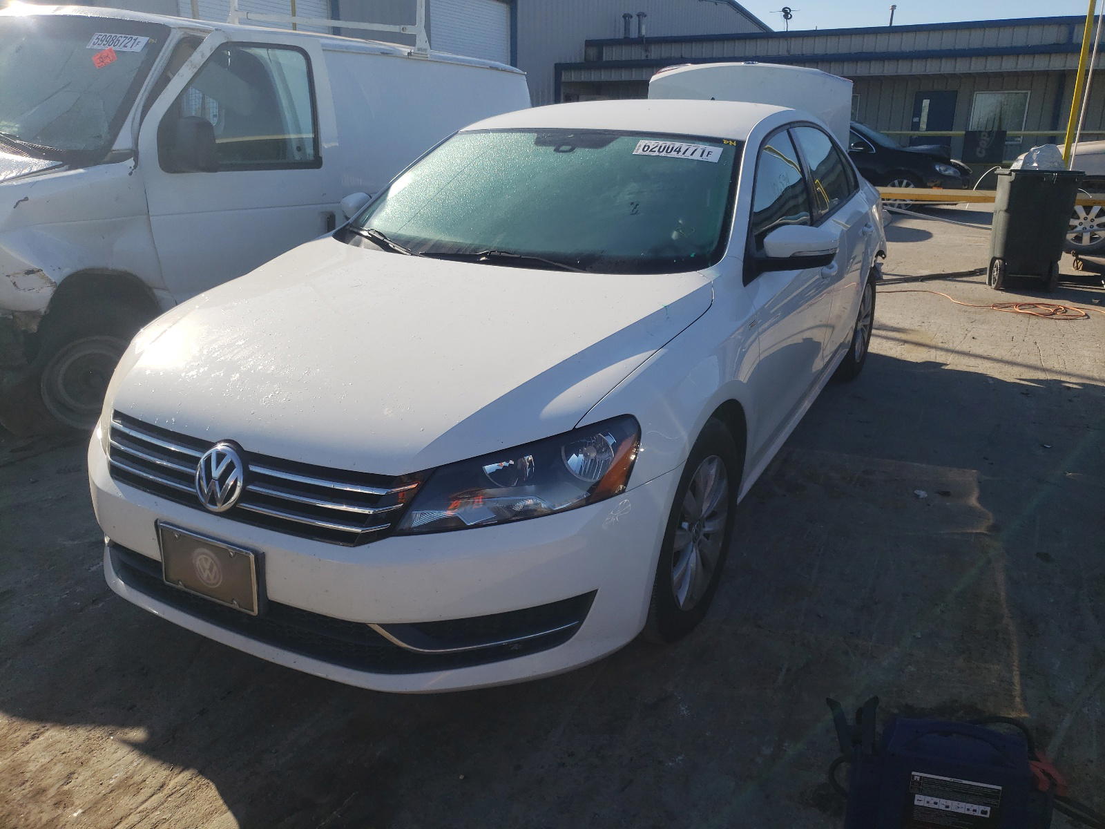 Photo 2 from auction – 2014 VOLKSWAGEN PASSAT S with VIN 1VWAP7A36EC021925