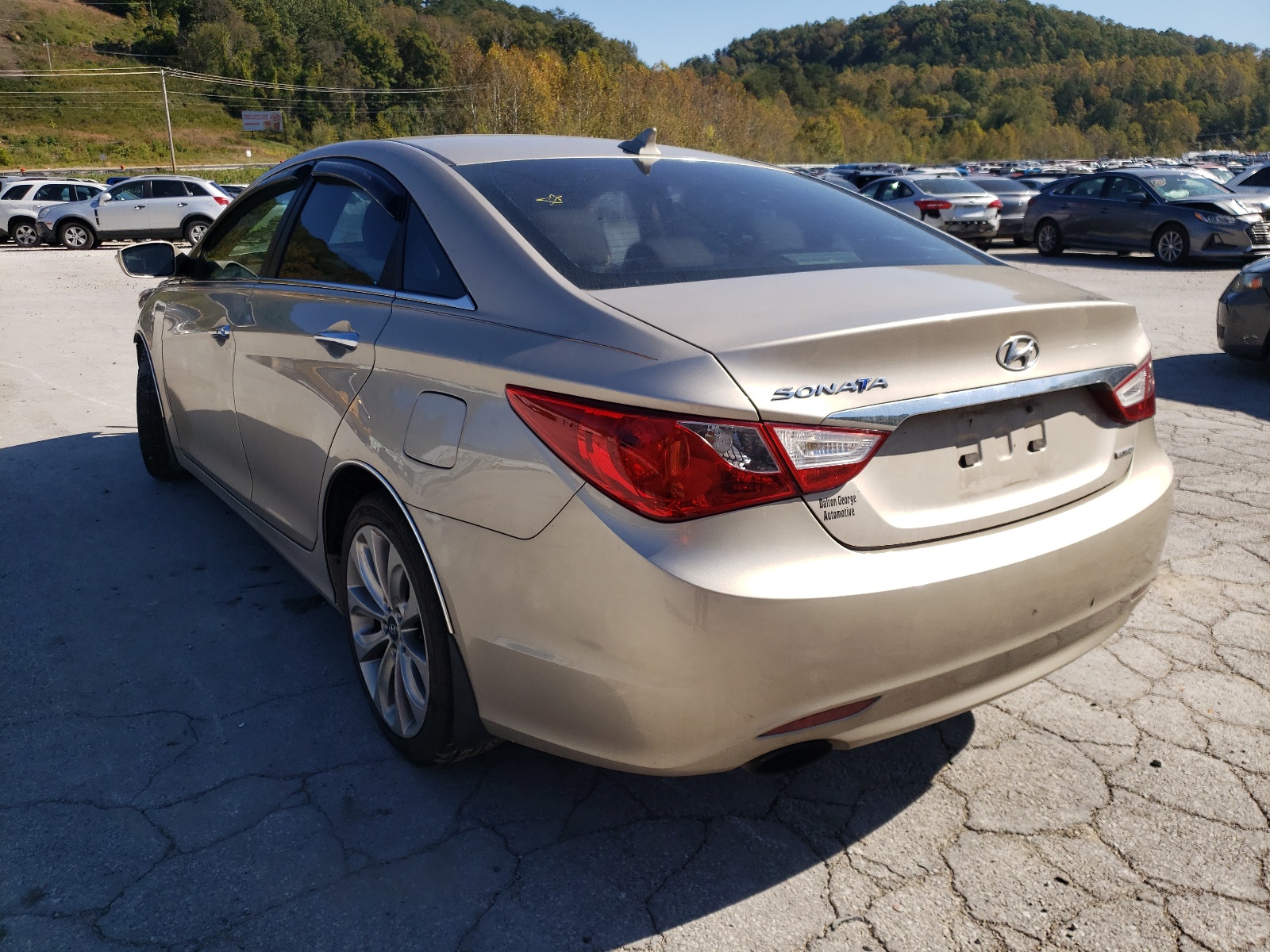 Photo 3 from auction – 2011 HYUNDAI SONATA SE with VIN 5NPEC4AB1BH194371