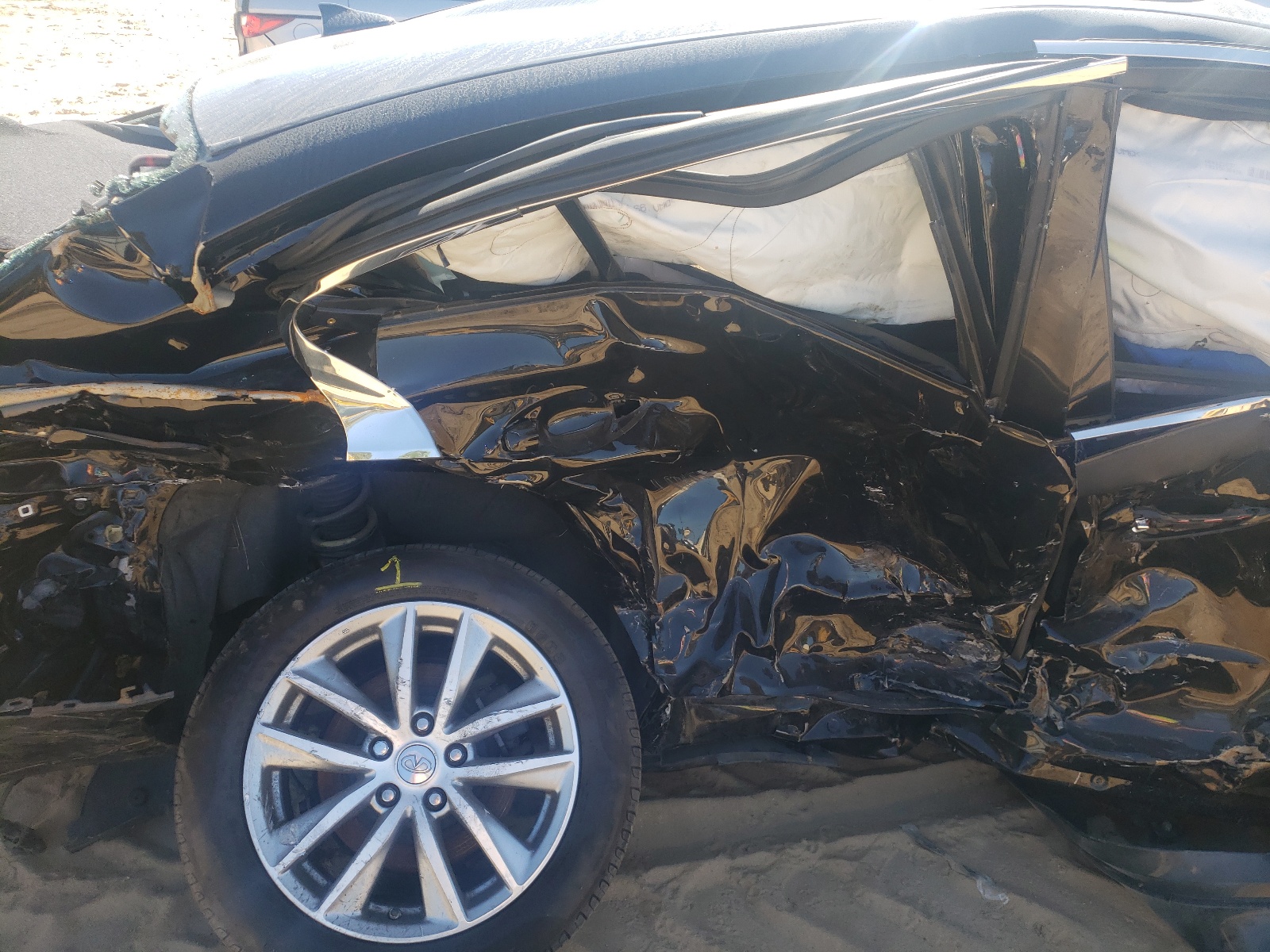 Photo 6 from auction – 2015 INFINITI Q50 BASE with VIN JN1BV7AR4FM412703