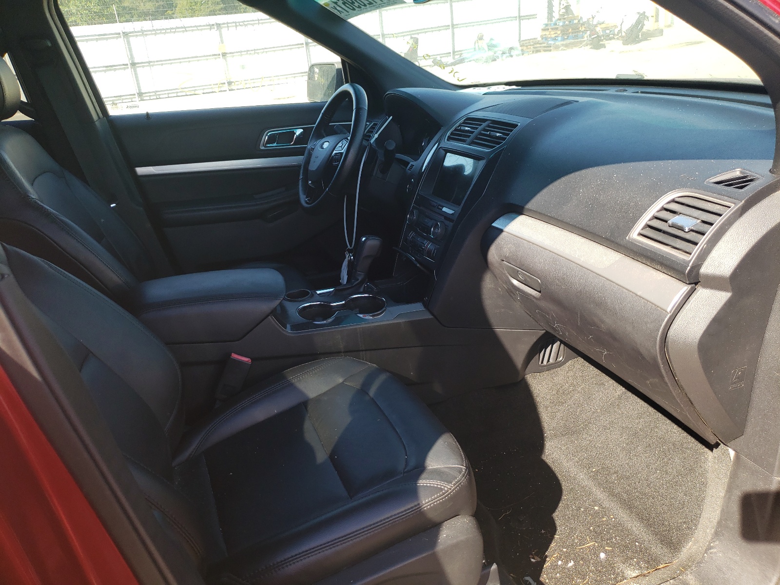 Zdjęcie 5 z aukcji – 2017 FORD EXPLORER X z VIN 1FM5K7DH4HGA25927