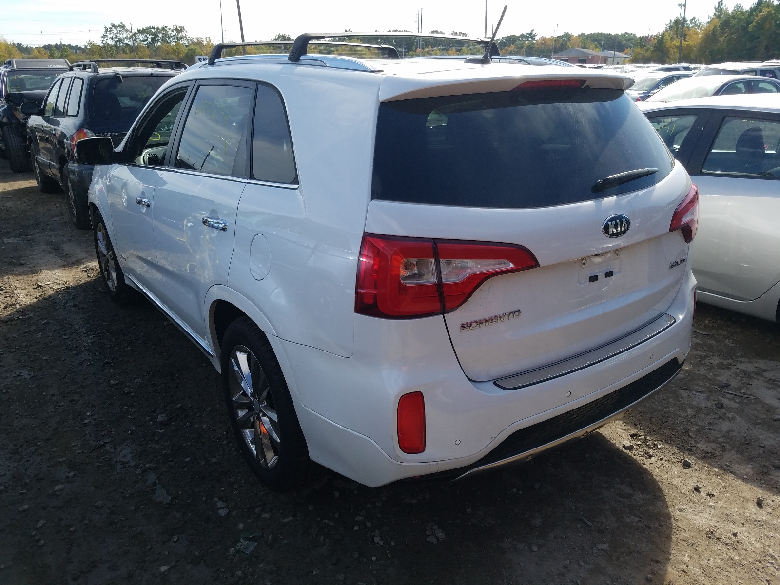 Photo 3 from auction – 2015 KIA SORENTO SX with VIN 5XYKWDA72FG618255