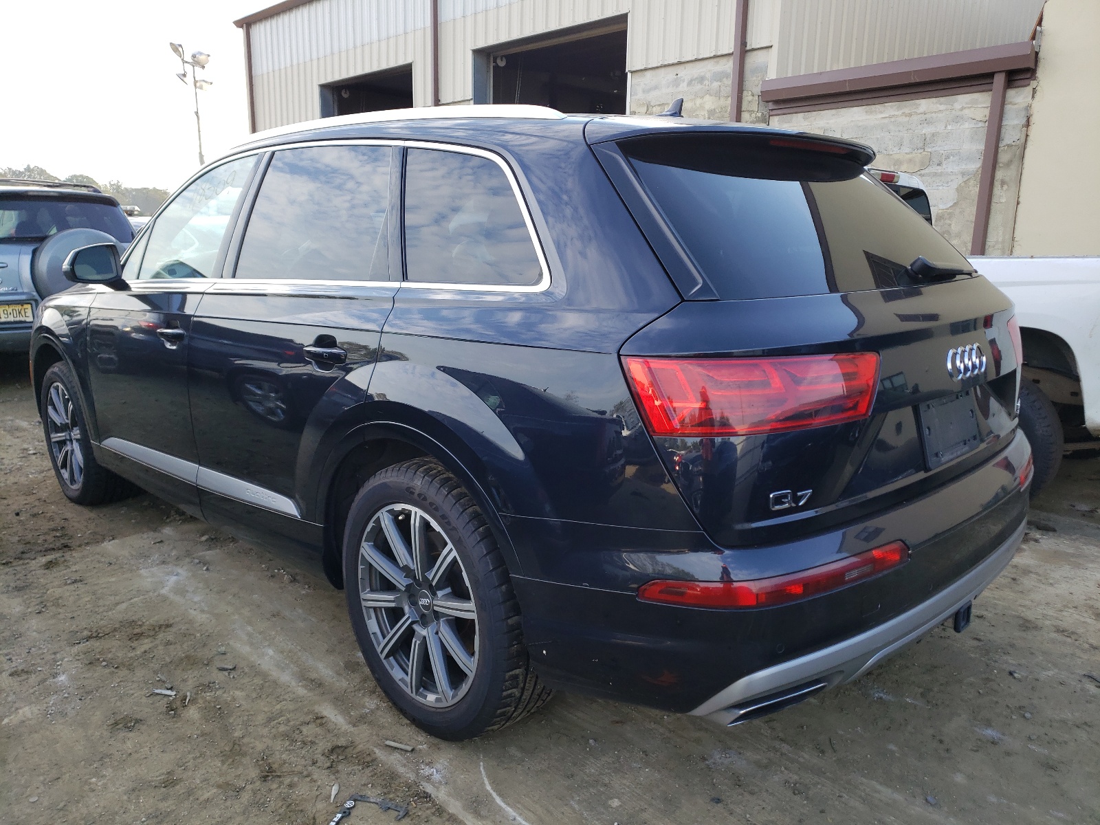 Zdjęcie 3 z aukcji – 2017 AUDI Q7 PREMIUM z VIN WA1LAAF72HD025453