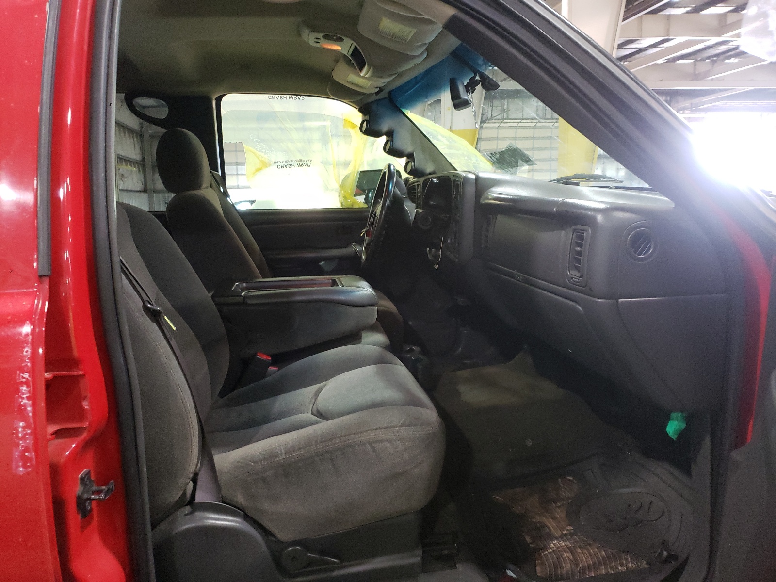 Photo 5 from auction – 2004 CHEVROLET SILVERADO with VIN 1GCHK23114F142101
