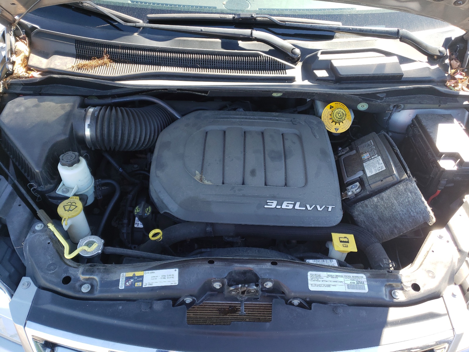 Photo 7 from auction – 2016 CHRYSLER TOWN & COU with VIN 2C4RC1BGXGR288625