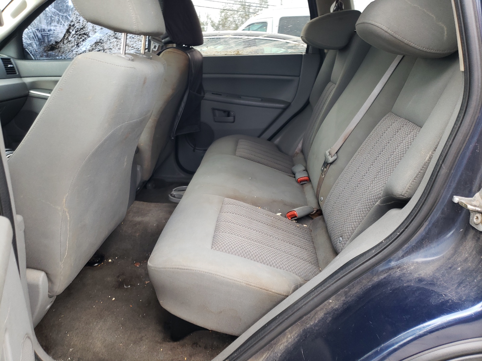 Photo 6 from auction – 2005 JEEP GRAND CHER with VIN 1J4GR48K85C516284