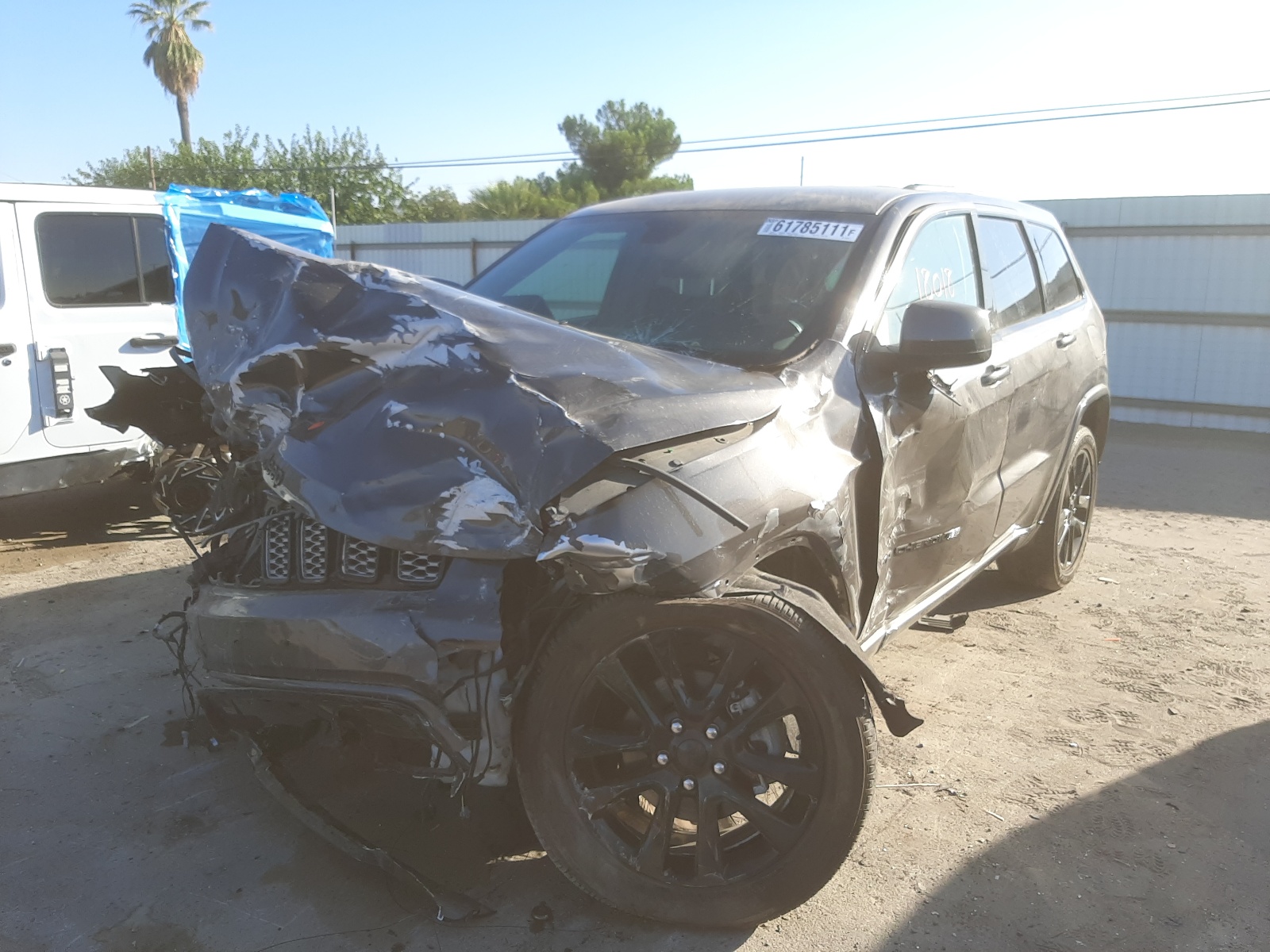 Photo 2 from auction – 2019 JEEP GRAND CHER with VIN 1C4RJFAG1KC694878