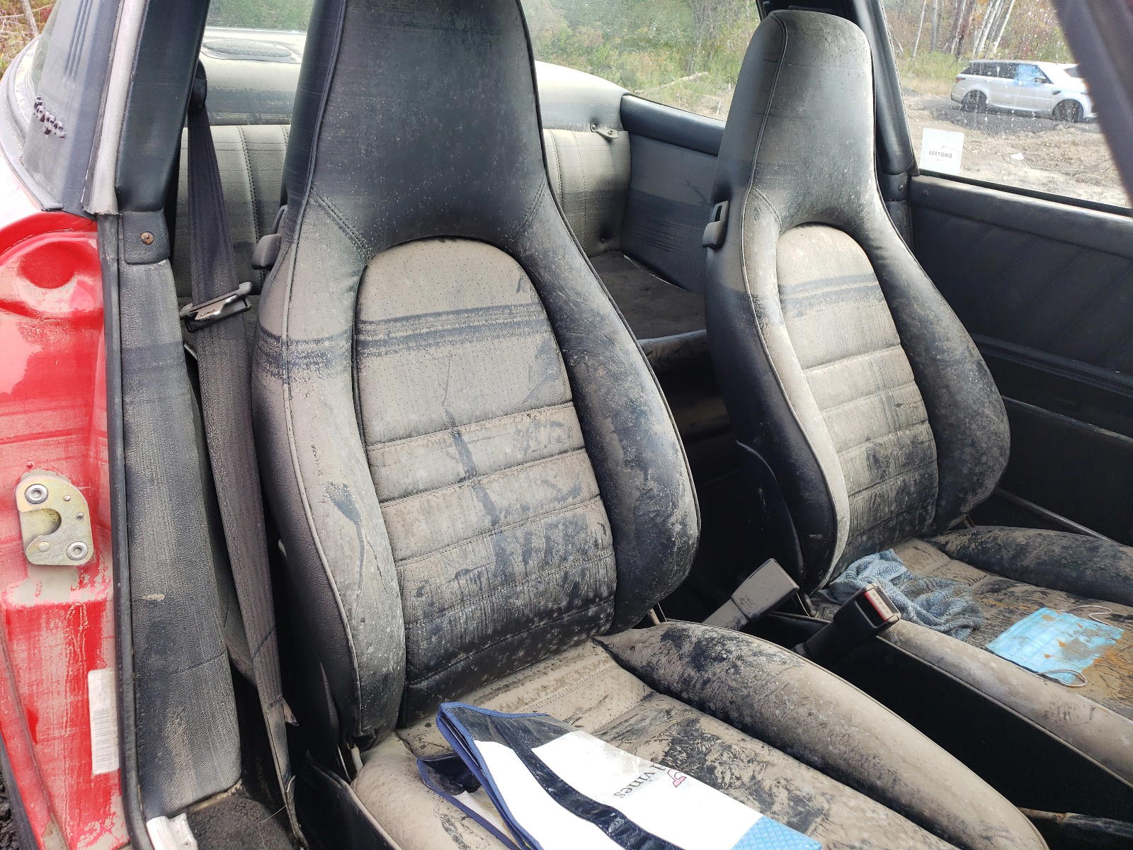 Photo 6 from auction – 1985 PORSCHE 911 CARRER with VIN WP0EB0910FS161589
