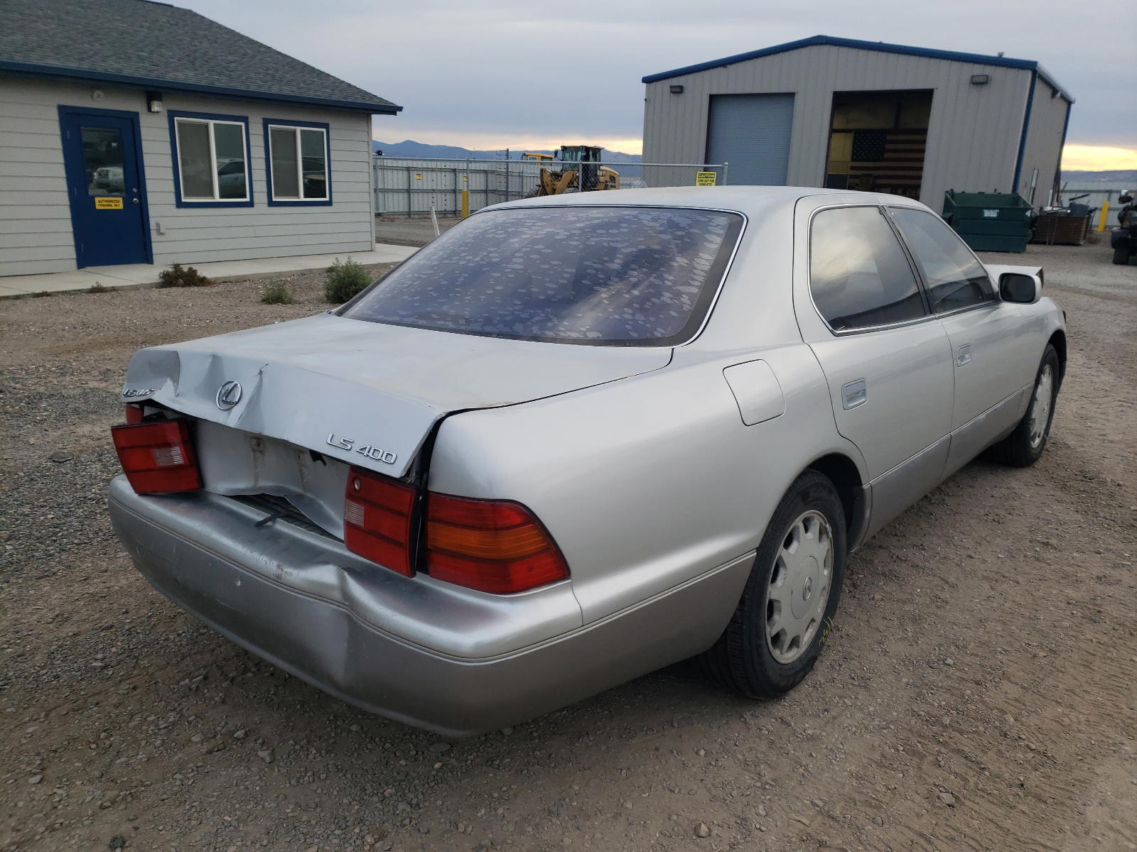 Photo 4 from auction – 1997 LEXUS LS 400 with VIN JT8BH28FXV0072741