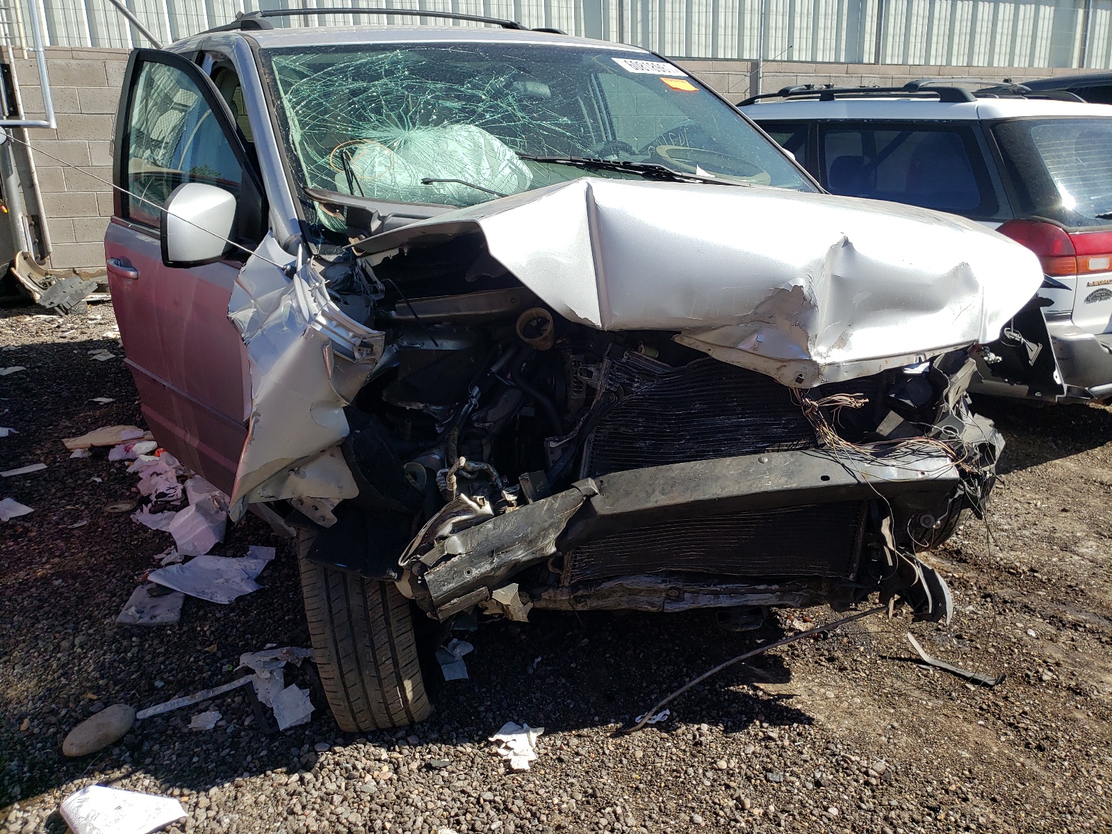 Photo 9 from auction – 2010 CHRYSLER TOWN & COU with VIN 2A4RR5D16AR270638