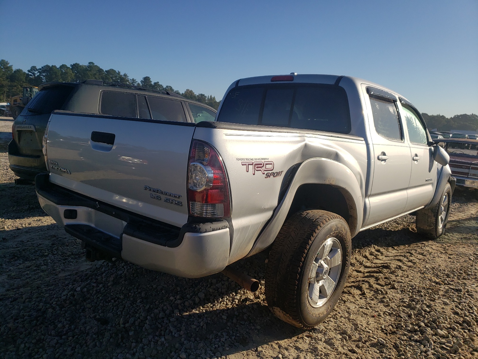 Photo 4 from auction – 2010 TOYOTA TACOMA DOU with VIN 5TEJU4GN2AZ710147