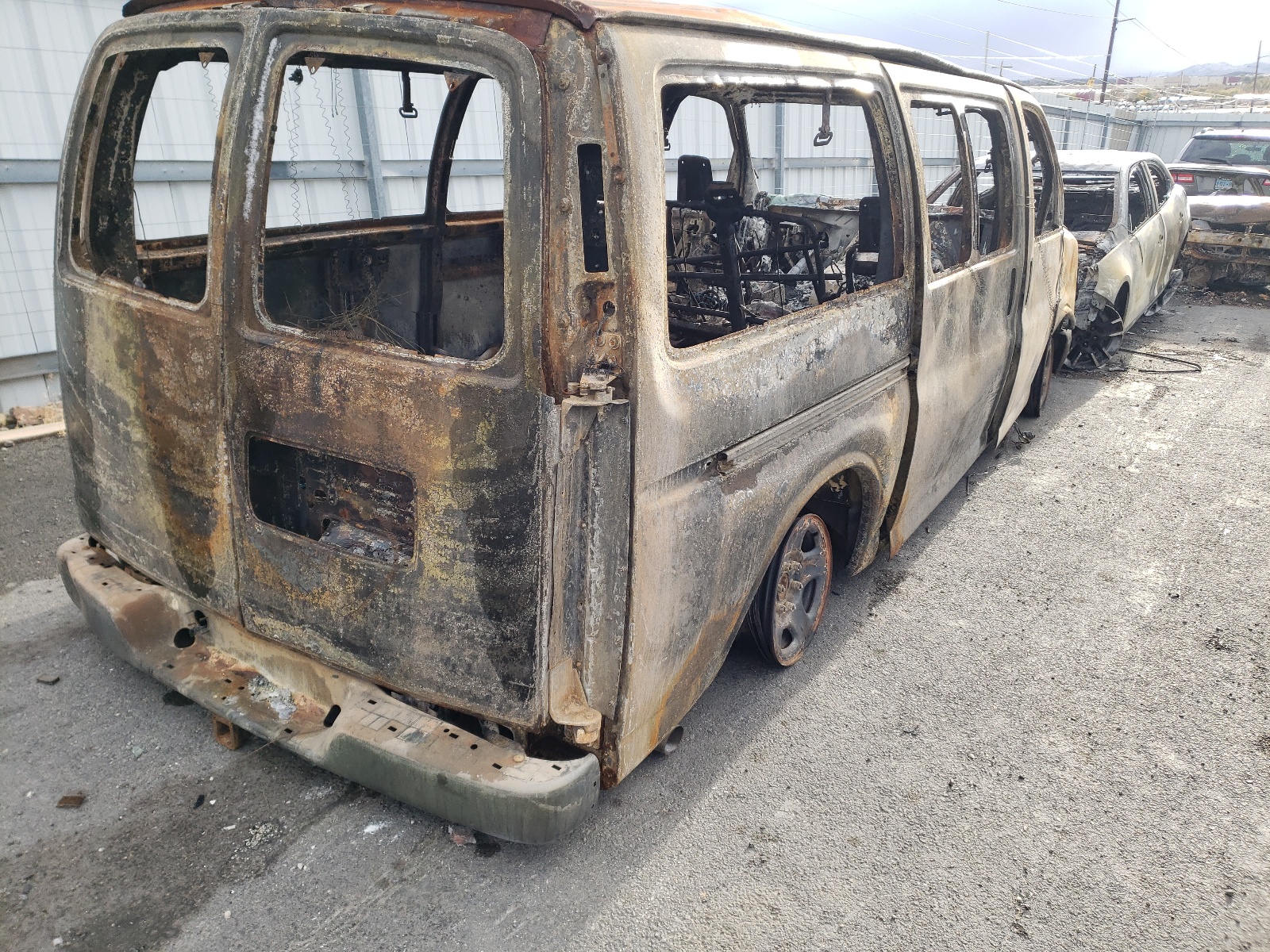 Photo 4 from auction – 2004 CHEVROLET EXPRESS G1 with VIN 1GNFH15T941141068