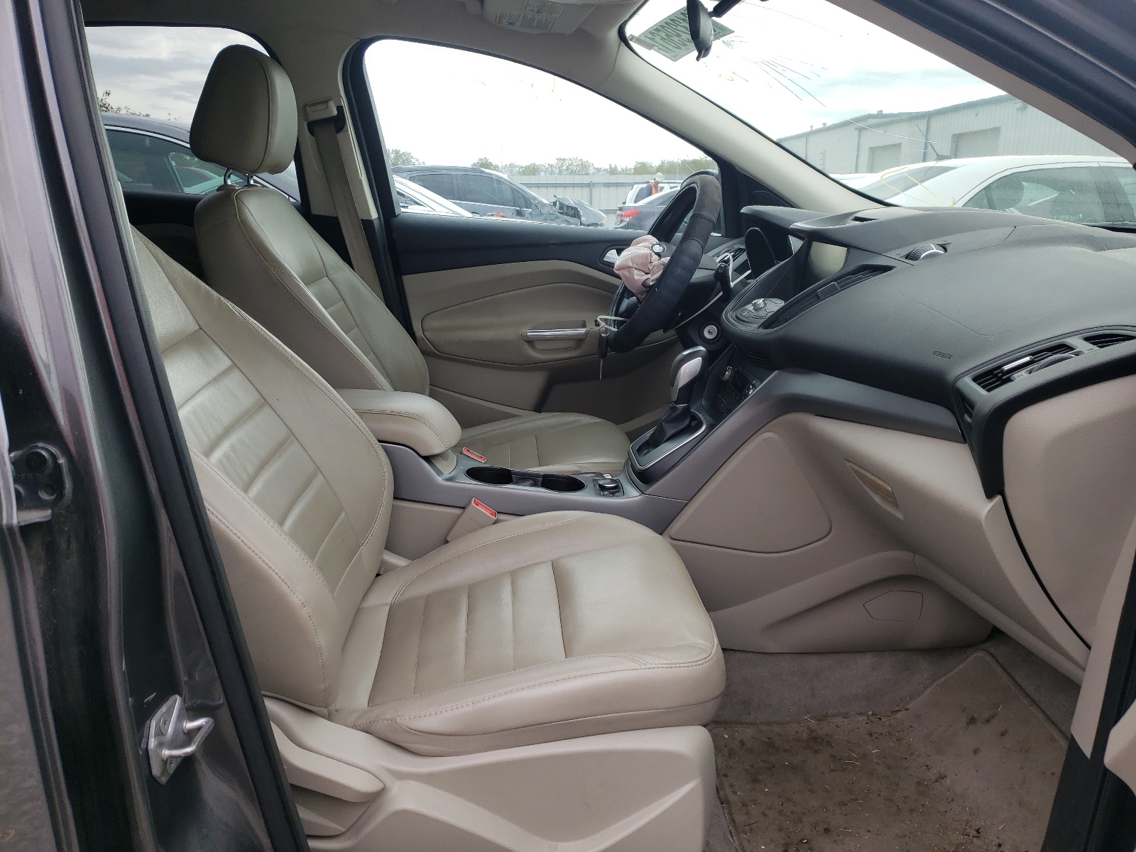 Photo 5 from auction – 2014 FORD ESCAPE SE with VIN 1FMCU9GX8EUA62105