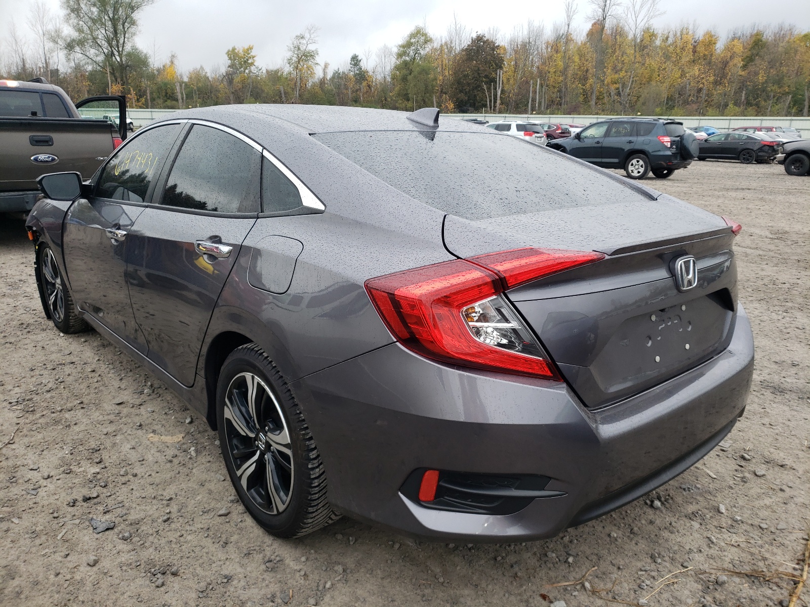 Photo 3 from auction – 2016 HONDA CIVIC TOUR with VIN 19XFC1F92GE210467