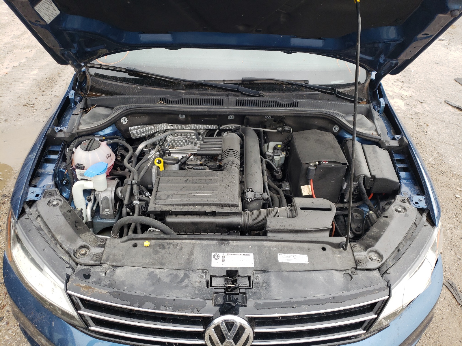 Photo 7 from auction – 2017 VOLKSWAGEN JETTA S with VIN 3VW2B7AJ3HM257226