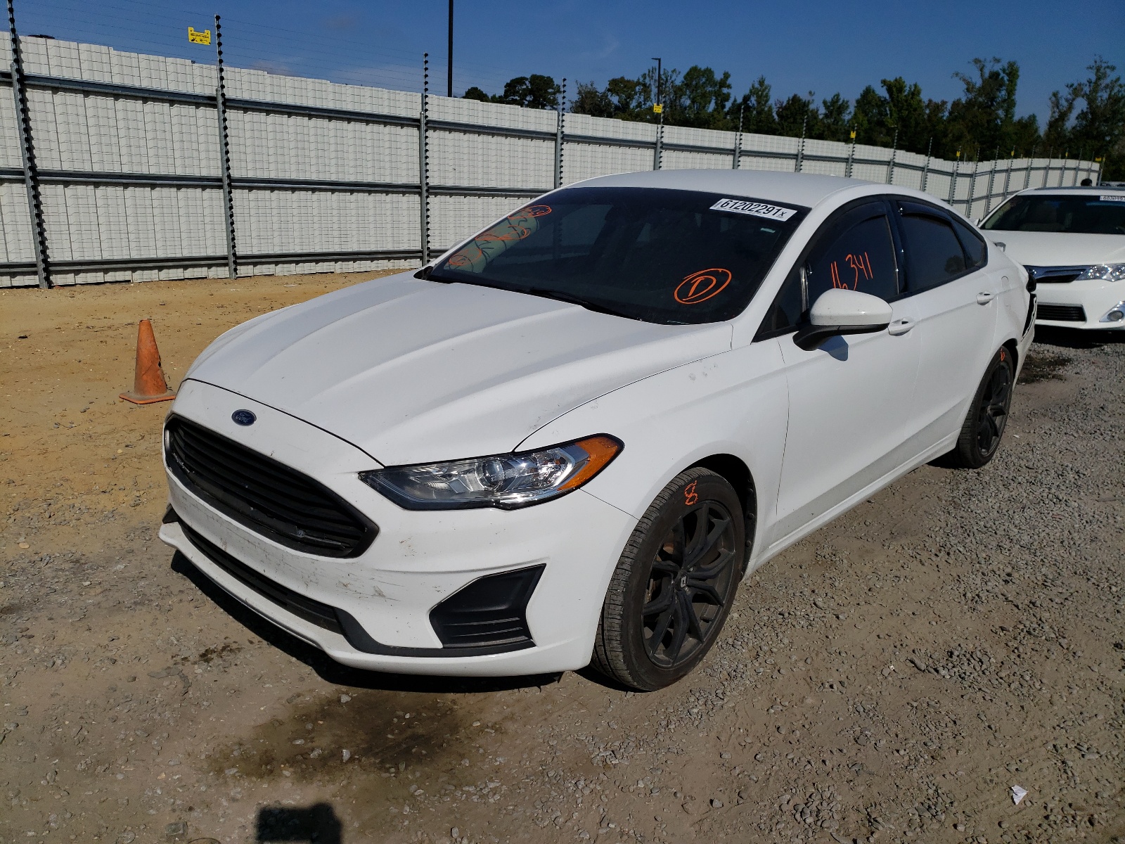 Photo 2 from auction – 2019 FORD FUSION SE with VIN 3FA6P0HD5KR245981