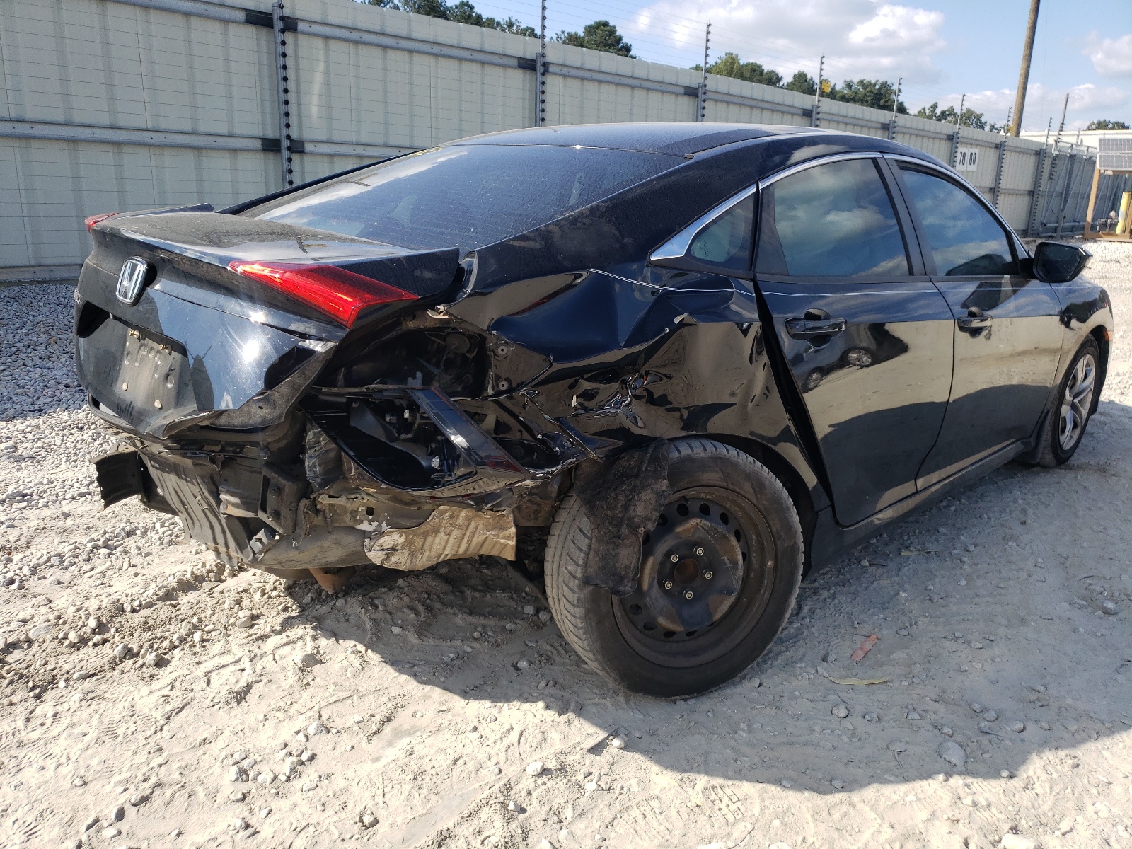 Photo 9 from auction – 2017 HONDA CIVIC LX with VIN 19XFC2F5XHE009498
